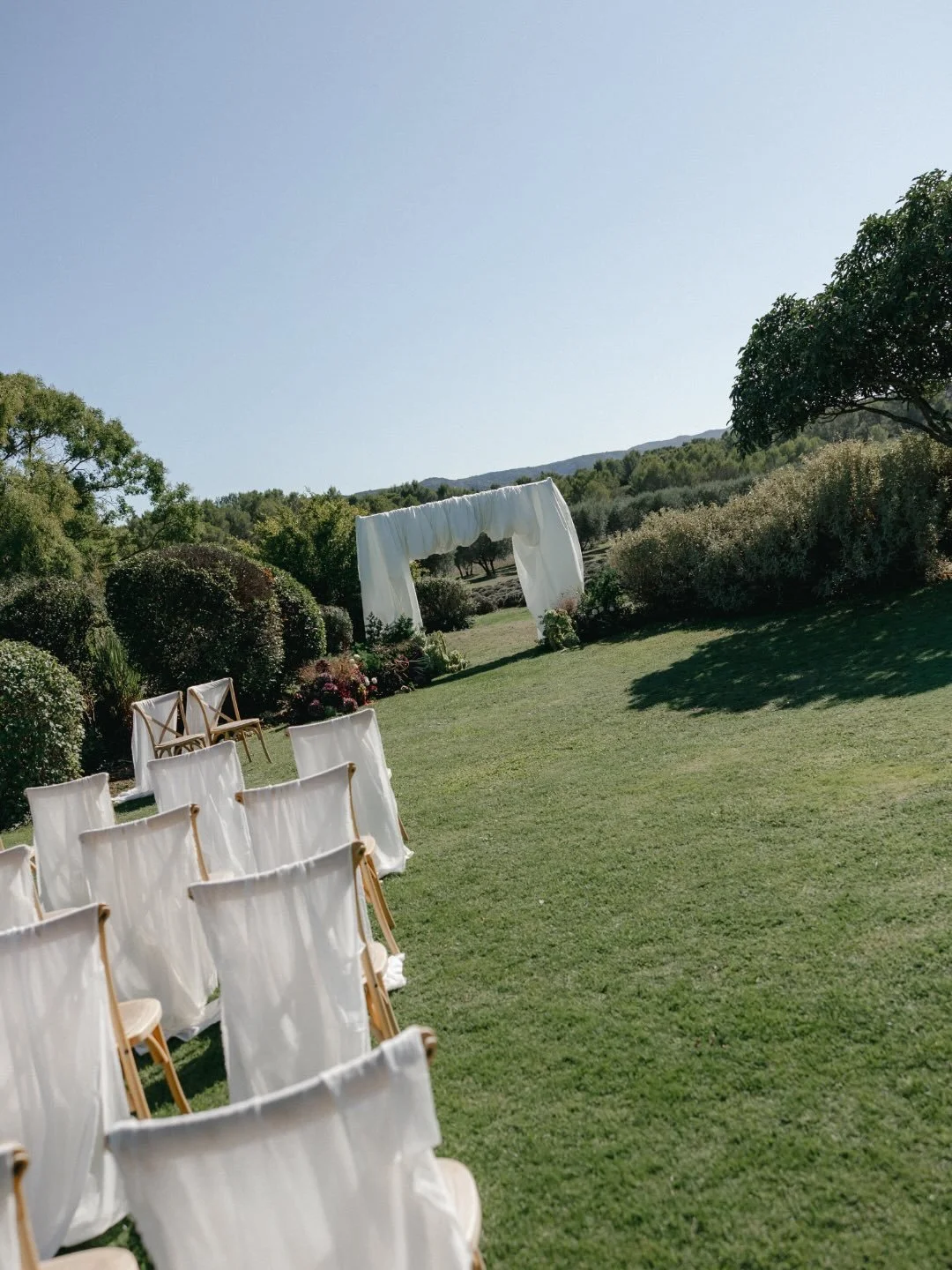 Ceremony details for the gorgeous R&amp;S

Photographer @emmawilderphoto 
Florist @lexhamiltonfloralstudio 
Draping @drap.d_ 
Venue @lemasdelarose 

#weddingplanning #weddingstyling #weddingdesign #weddinginspiration #weddingplanner