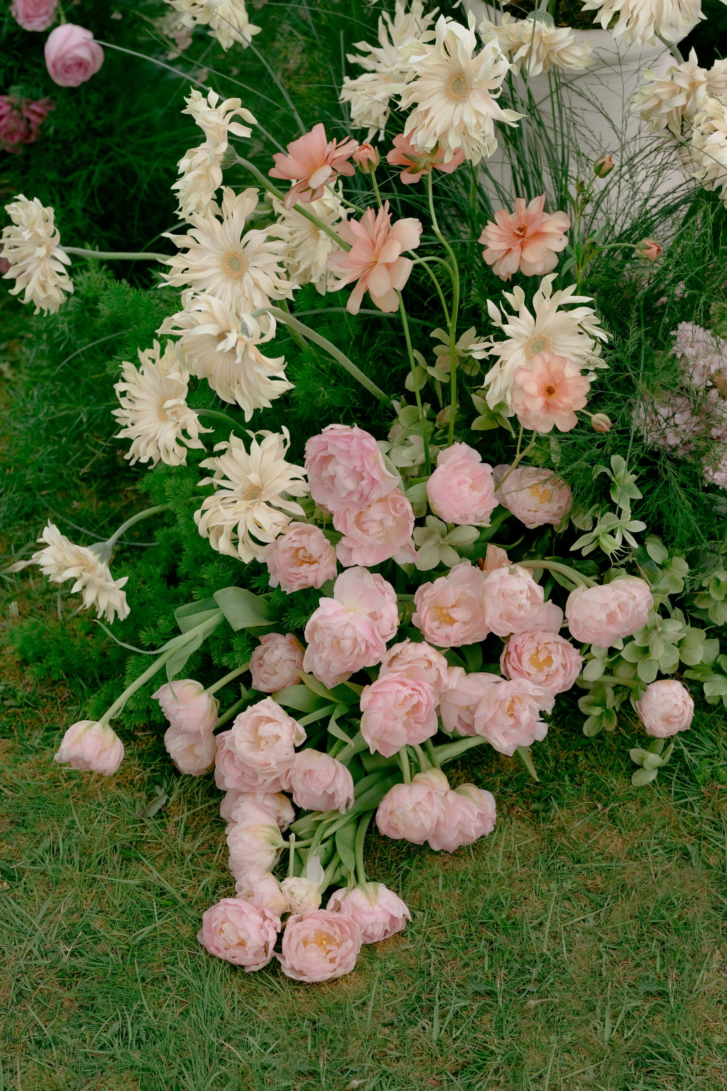 Elegant wedding florals