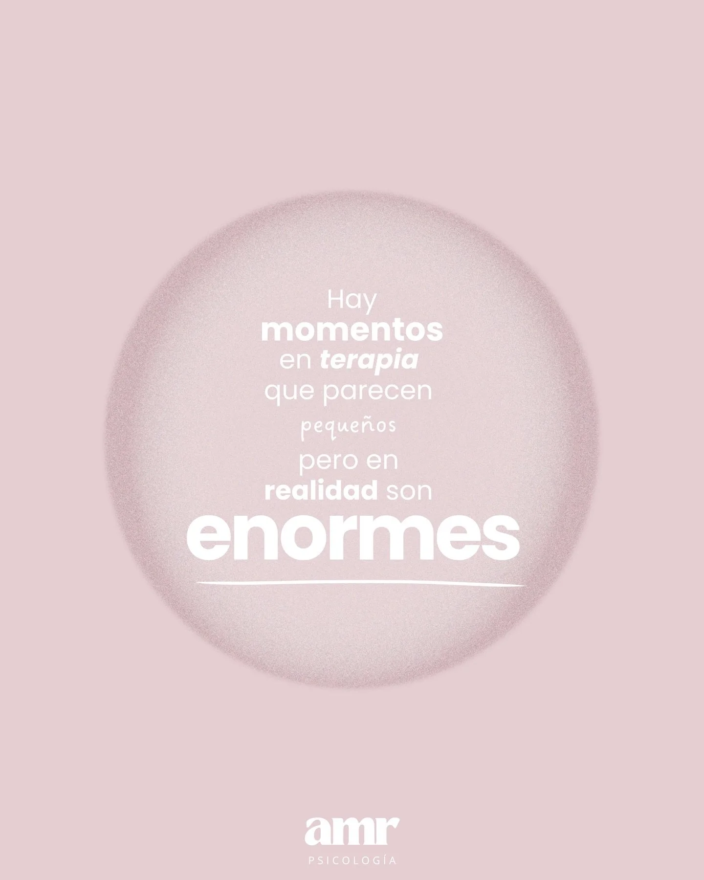 Hay avances en terapia que casi nadie ve.

Cuando por fin dices lo que callabas.
Cuando te tratas con un poco m&aacute;s de cari&ntilde;o.
Cuando lloras sin pedir perd&oacute;n.

Son pasos peque&ntilde;os.
Pero lo cambian todo.

La terapia psicol&oac
