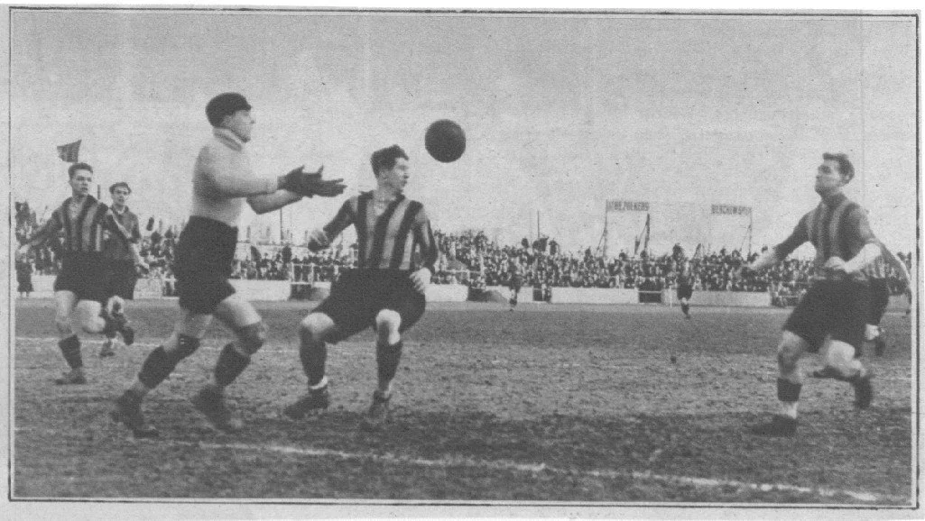 1933