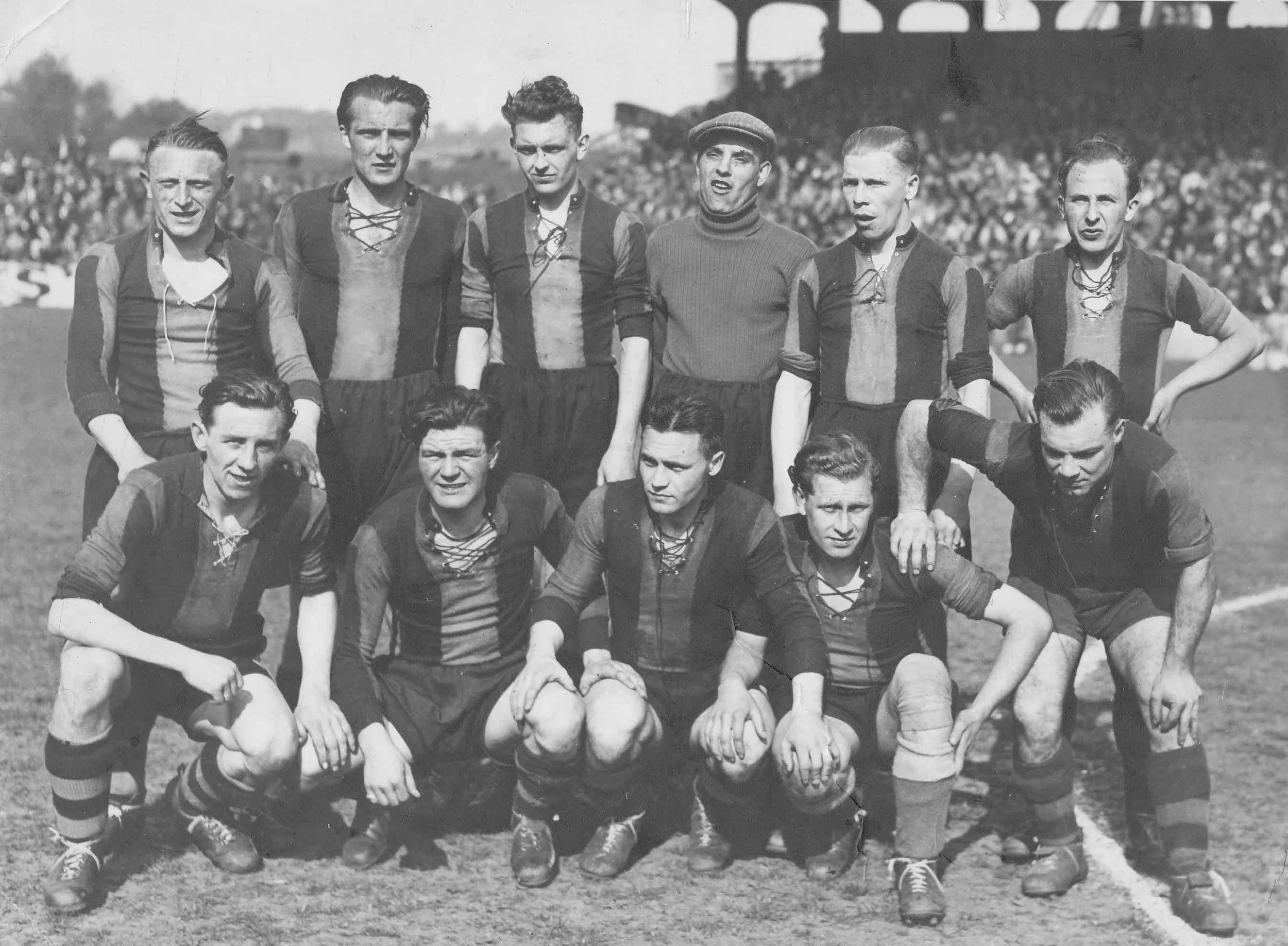 1945