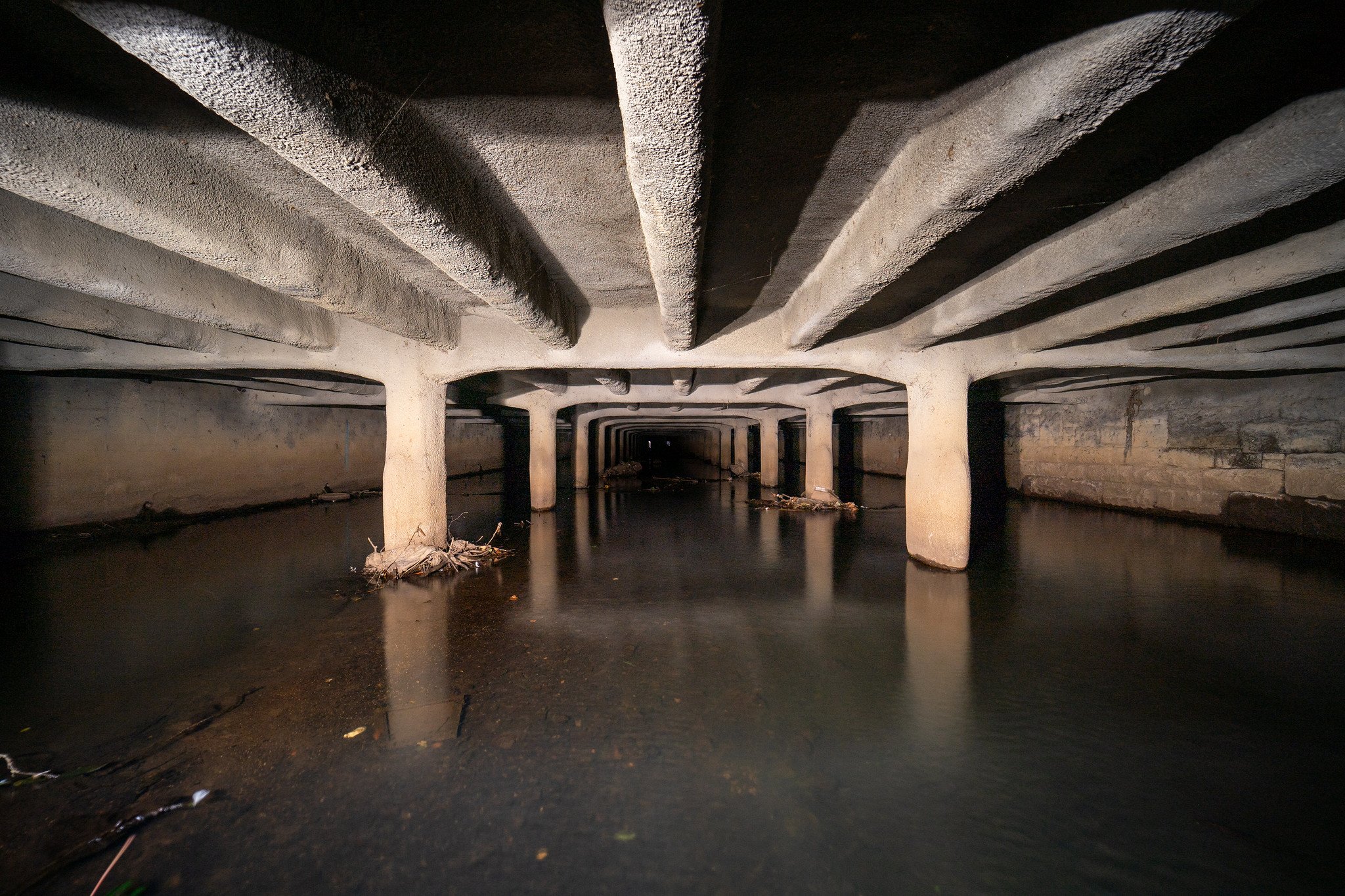 The water level stayed low and relatively the same throughout our visit.