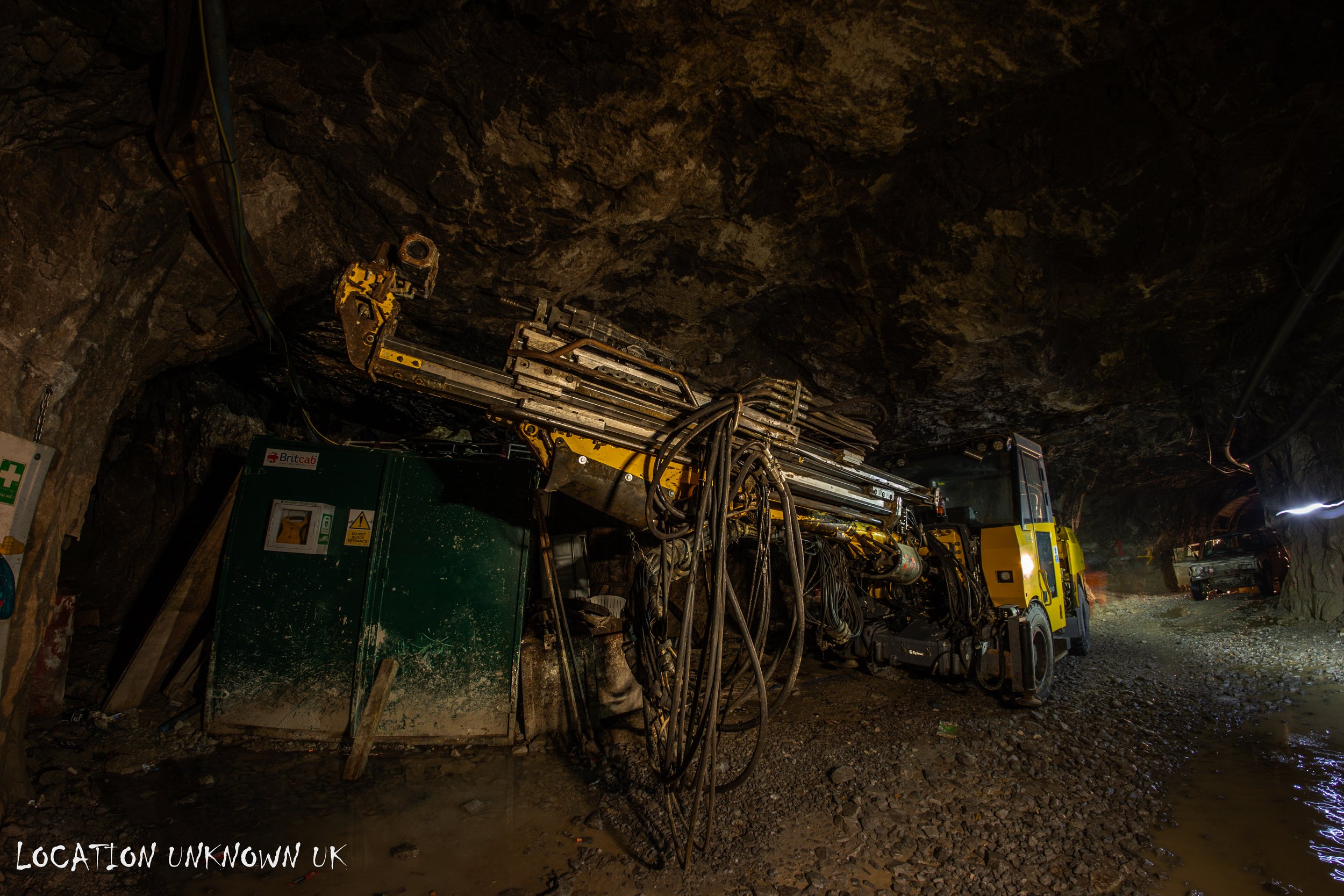 We then came across a Boomer s1, a Single-boom face drilling rig for small drifts and tunnels with cross sections up to 33 m². I was surprised just how good condition these things were in, despite working underground 5 days a week over 16 hours acro