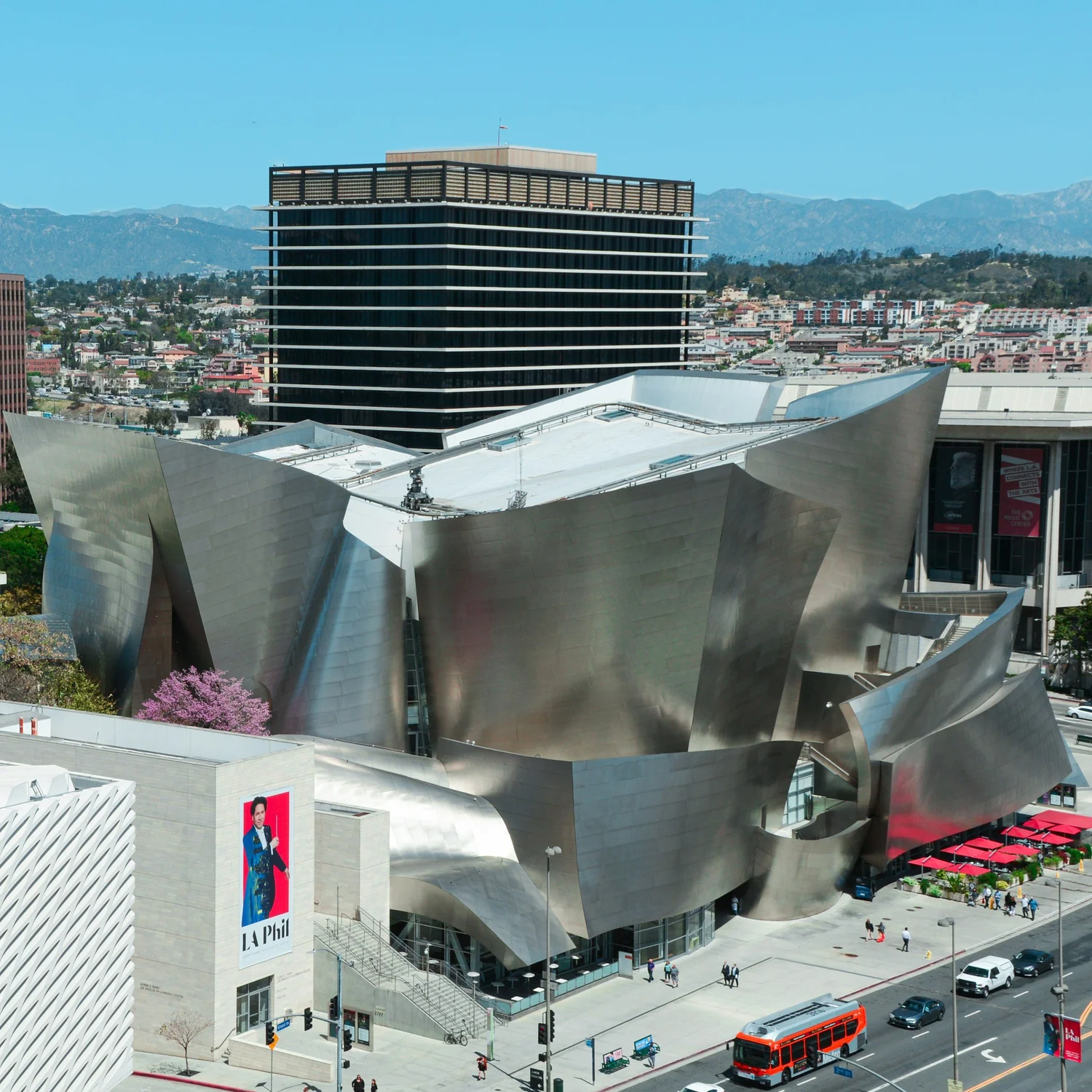 Deconstructivism in Architecture: Breaking the Rules to Redefine Design ...