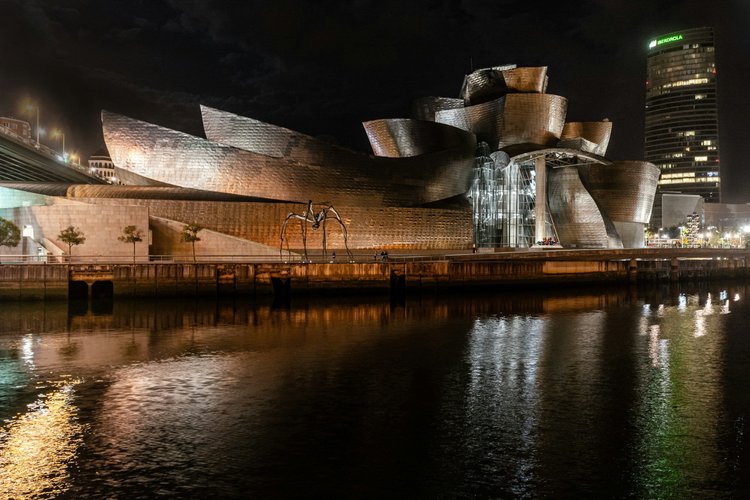 Deconstructivism in Architecture: Breaking the Rules to Redefine Design ...