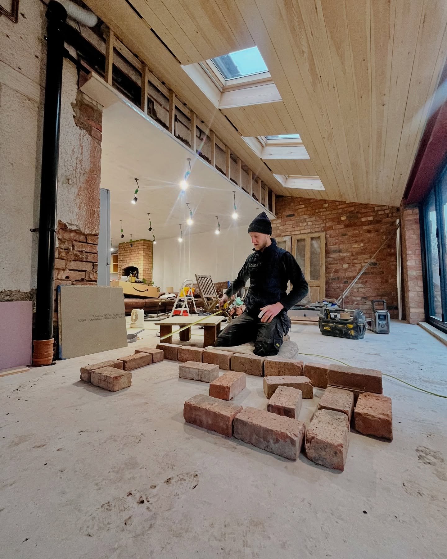 🧱 What are you building? At J Evans we are building a growing company which delivers client-focused, high-quality and affordable construction services. Reach out today to explore how we can help you with whatever you are building 👷&zwj;♂️ 🏠