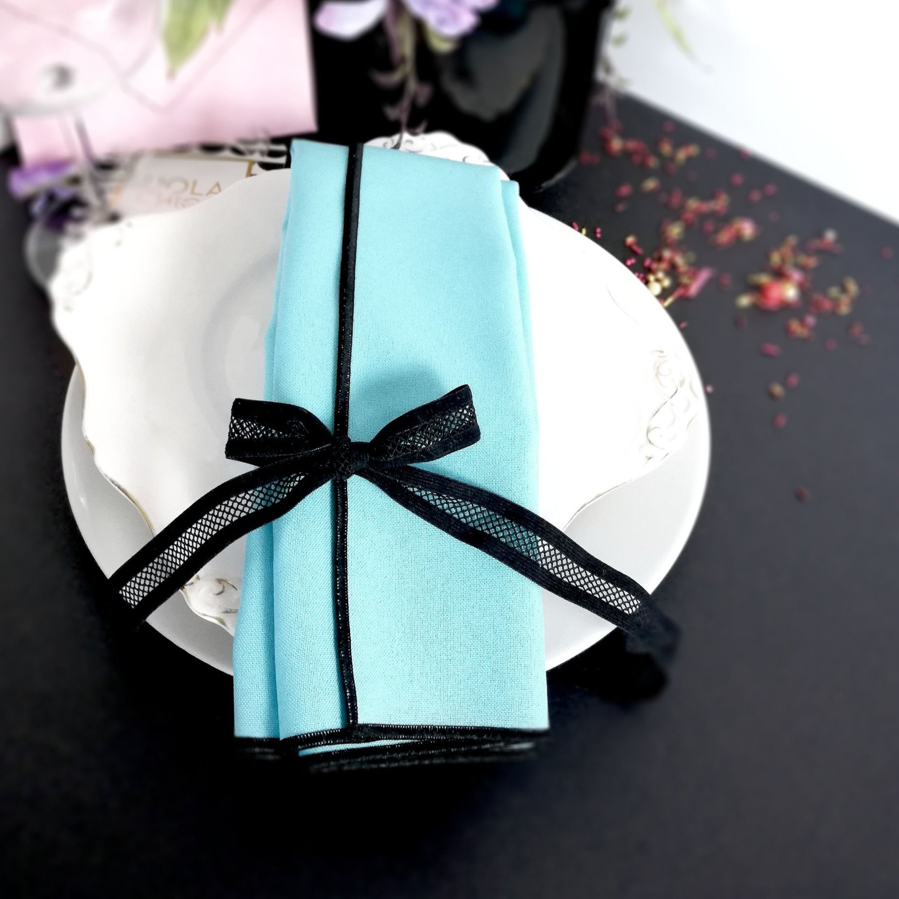 Aqua+Napkin+with+Black+Trim_eiden+linen+decor+6.jpg