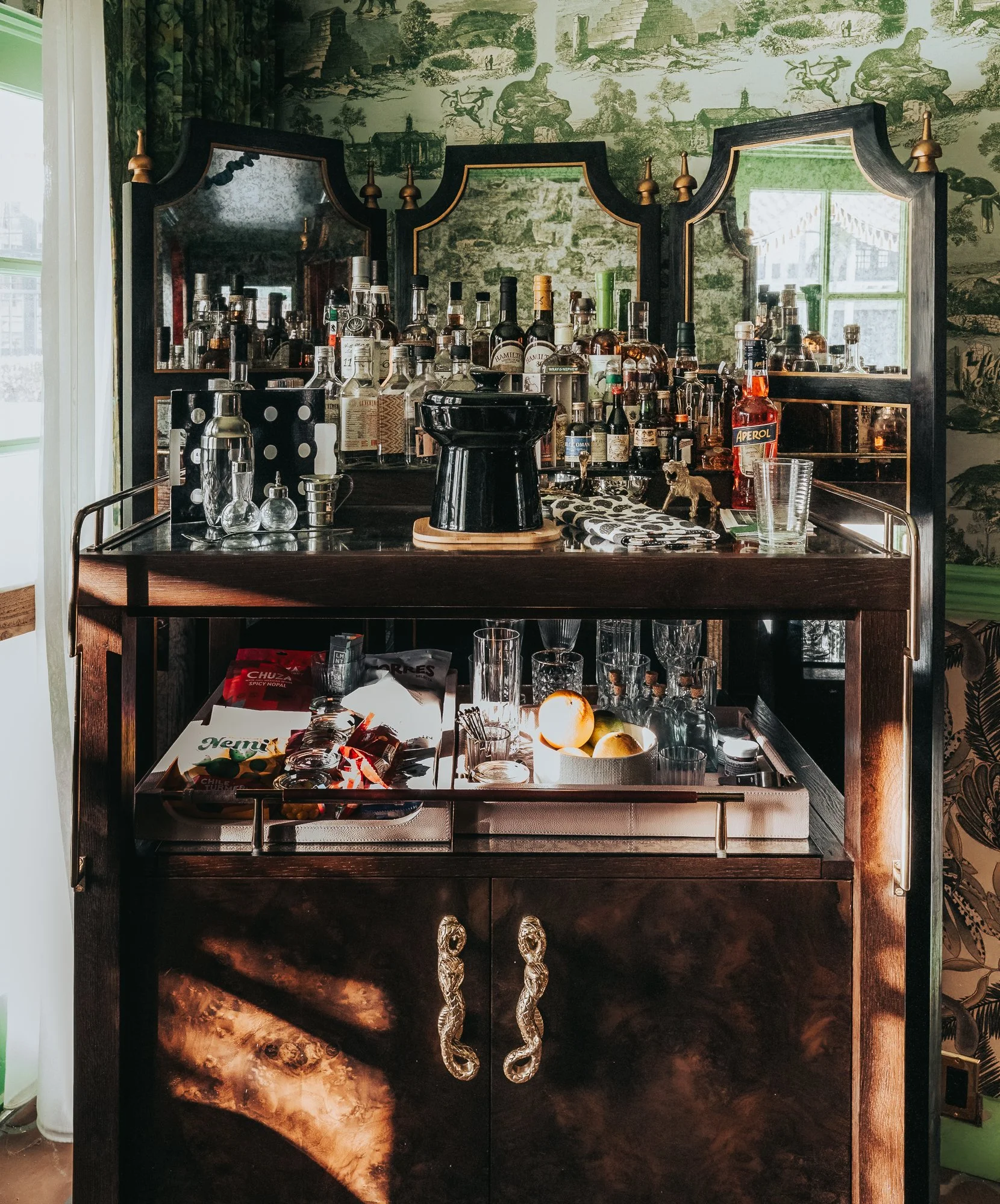 The Lafayette_Poolside Model Room Bar_Shannon Patrick.jpg