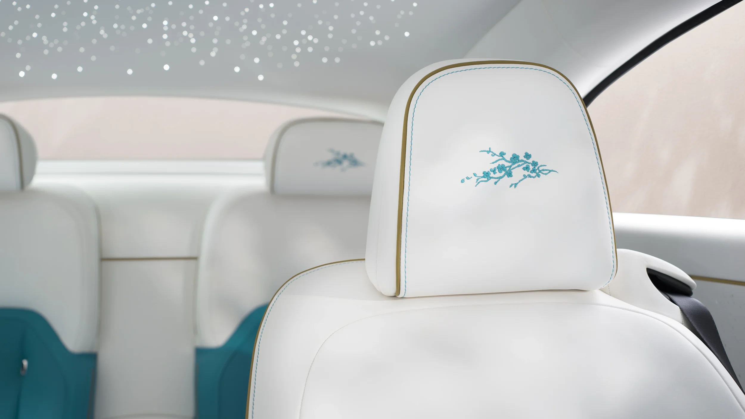 Spectre_Inspired_by_Primavera_Evanescent_The_Fluxx_Magazine_9 copy.webp