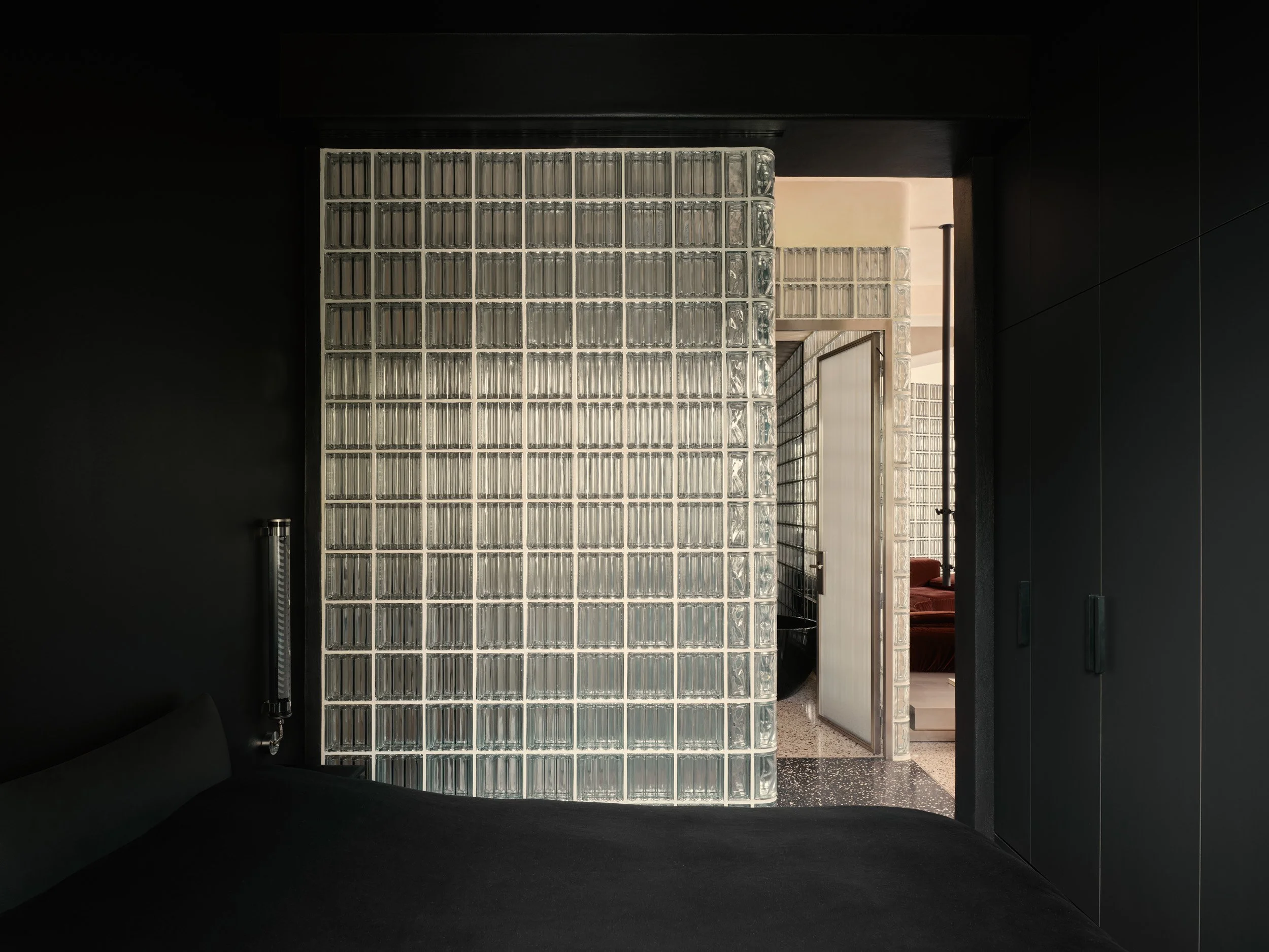 24-07-Studio-Karhard-Bluecher32g-9710.jpg
