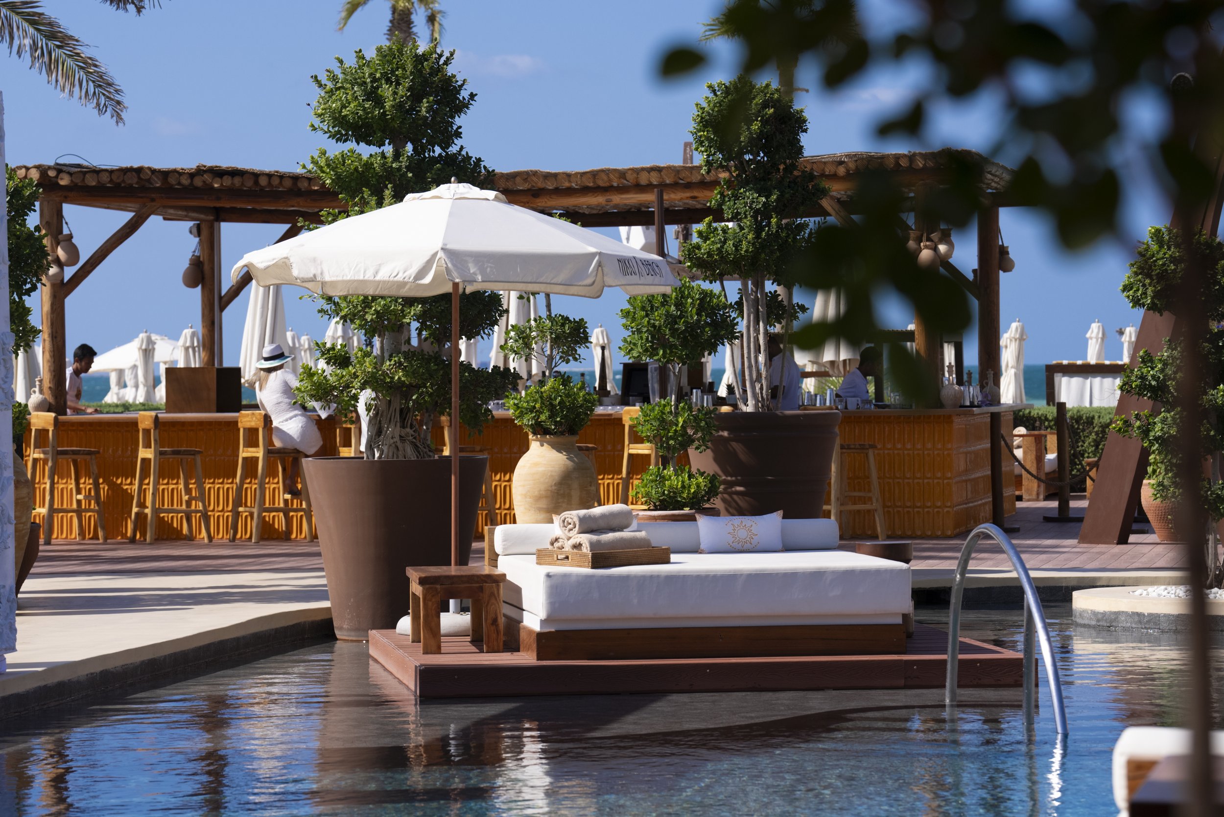 WhitePartyNikki beach dubai pool and sea area_13.jpg