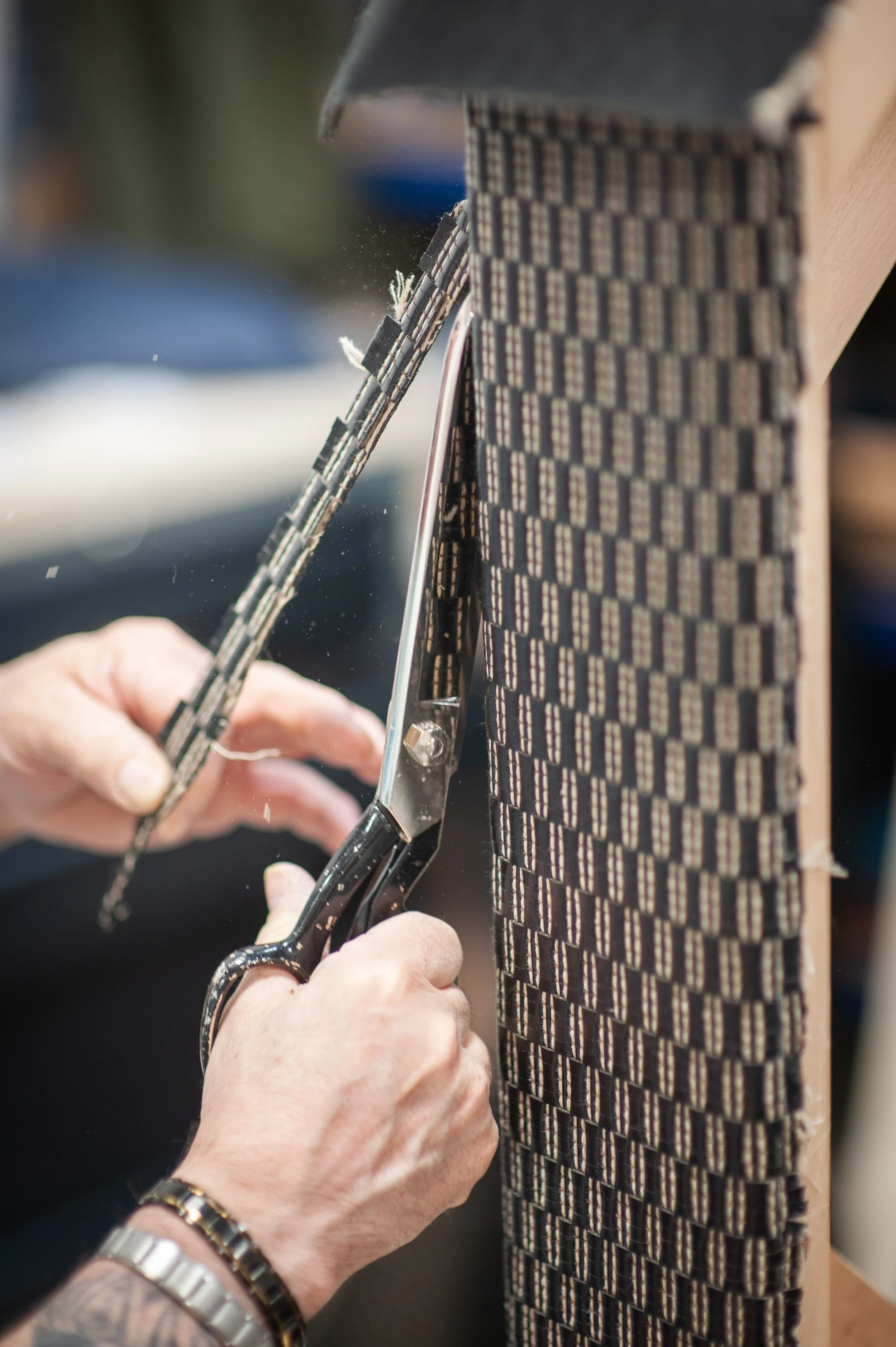 PIRAJEAN LEES Editions-CH05-Listening Chair-cutting.jpg