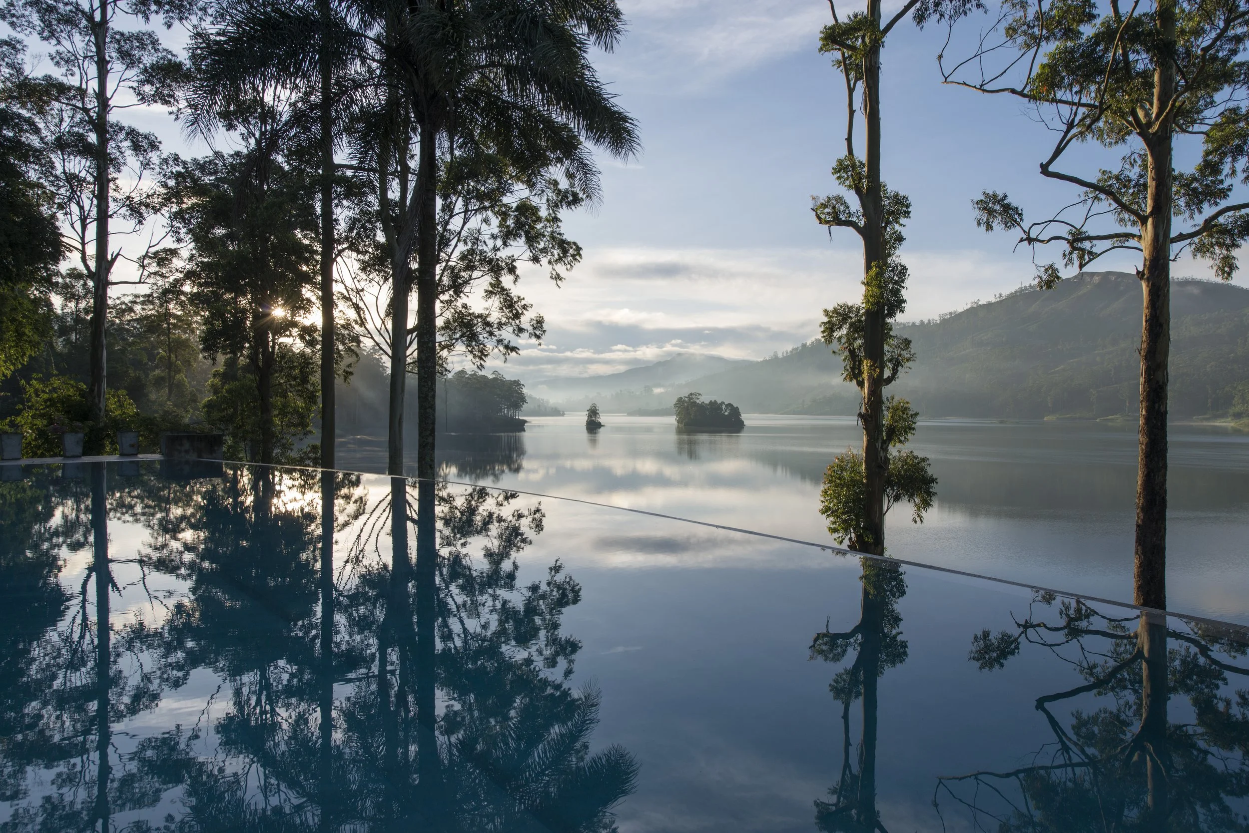 Sri Lanka Ceylon Tea Trails hotelSummerville_Bungalow_pool_and_Castlereagh_lake_4.jpg