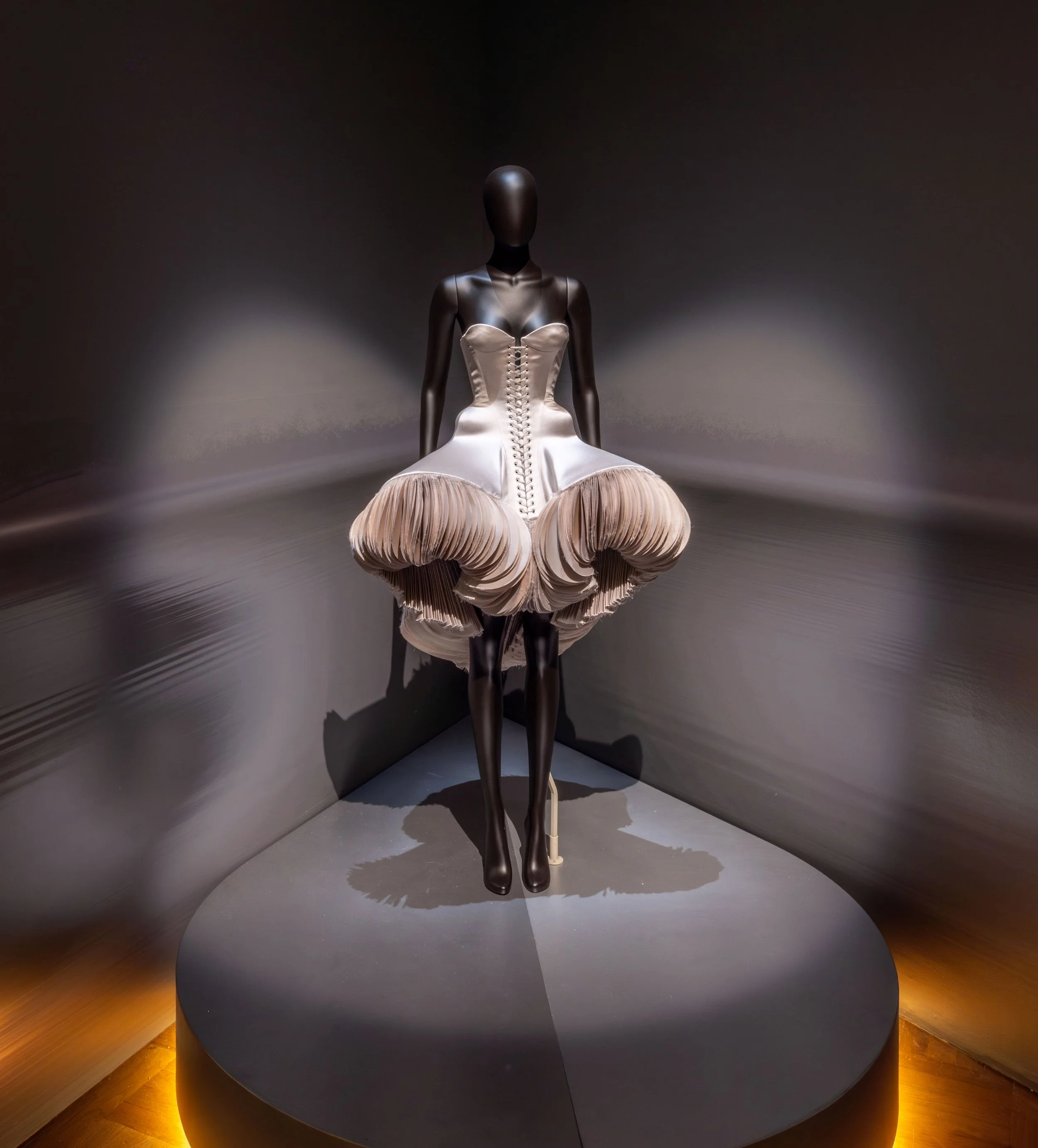 Schiaparelli_ Fashion Becomes Art at V&A South Kensington (c) Victoria and Albert Museum, London (8).jpg