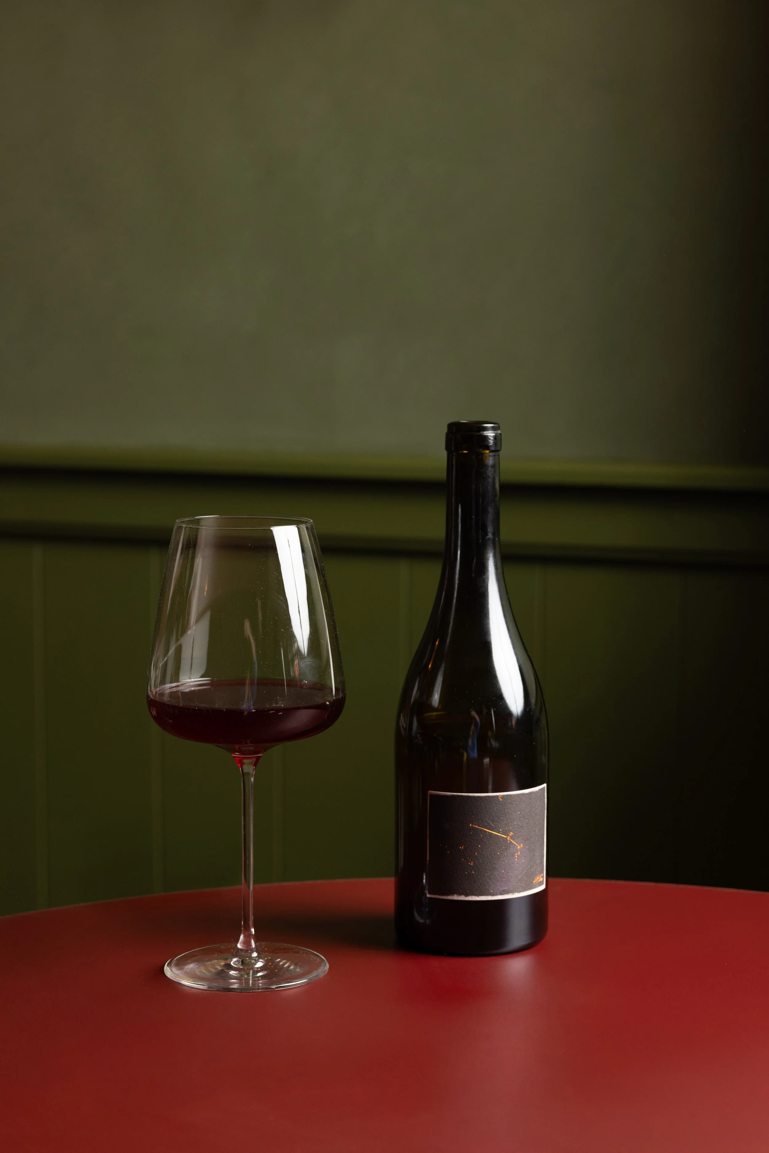 Sova-RebeccaHopePhotography Vinyl and wine bar in Nottinghill London-0613.jpg