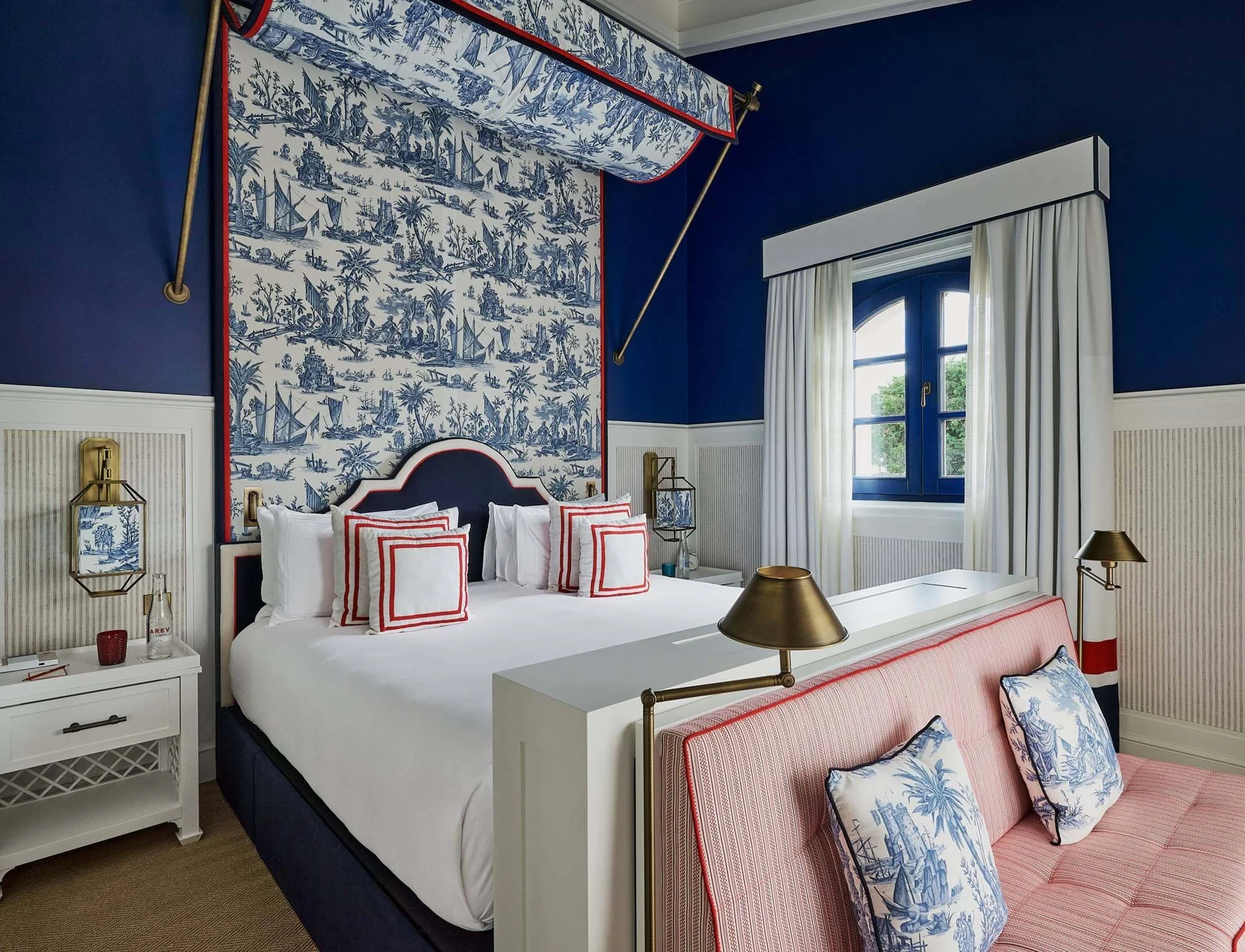 AREV St-Tropez — The Strand hotel four poster bed .jpg