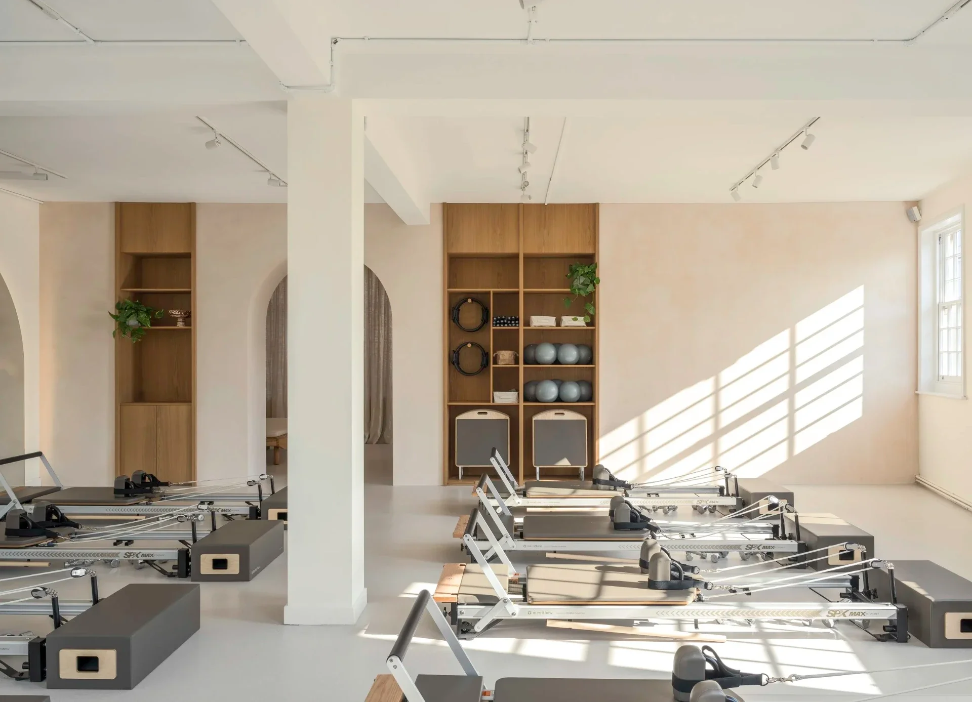 Studio Anatomy reformer pilates london-fields-CtCpFXIs.webp