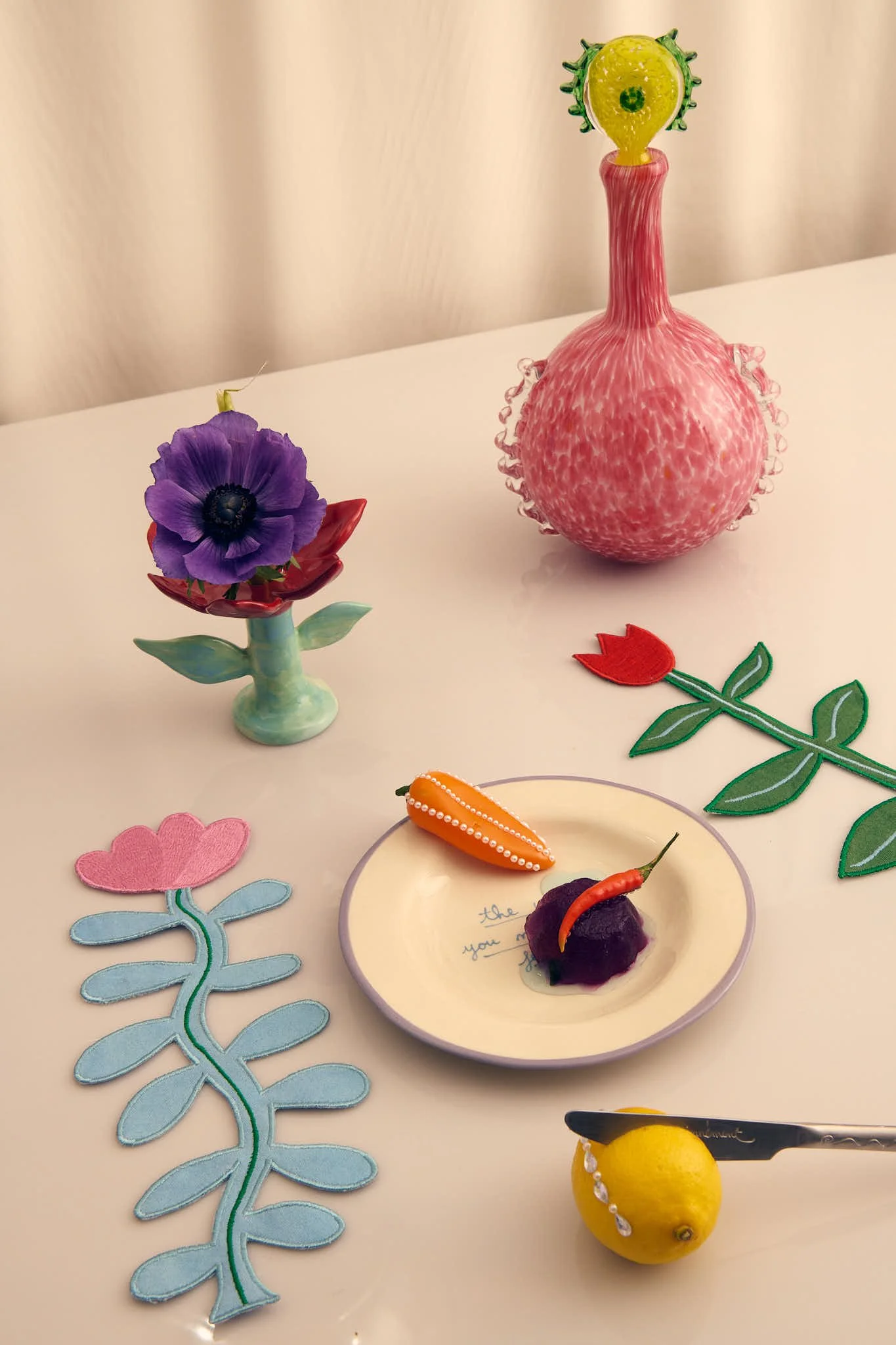 LAETICIA_ROUGE table ware with ceramics
