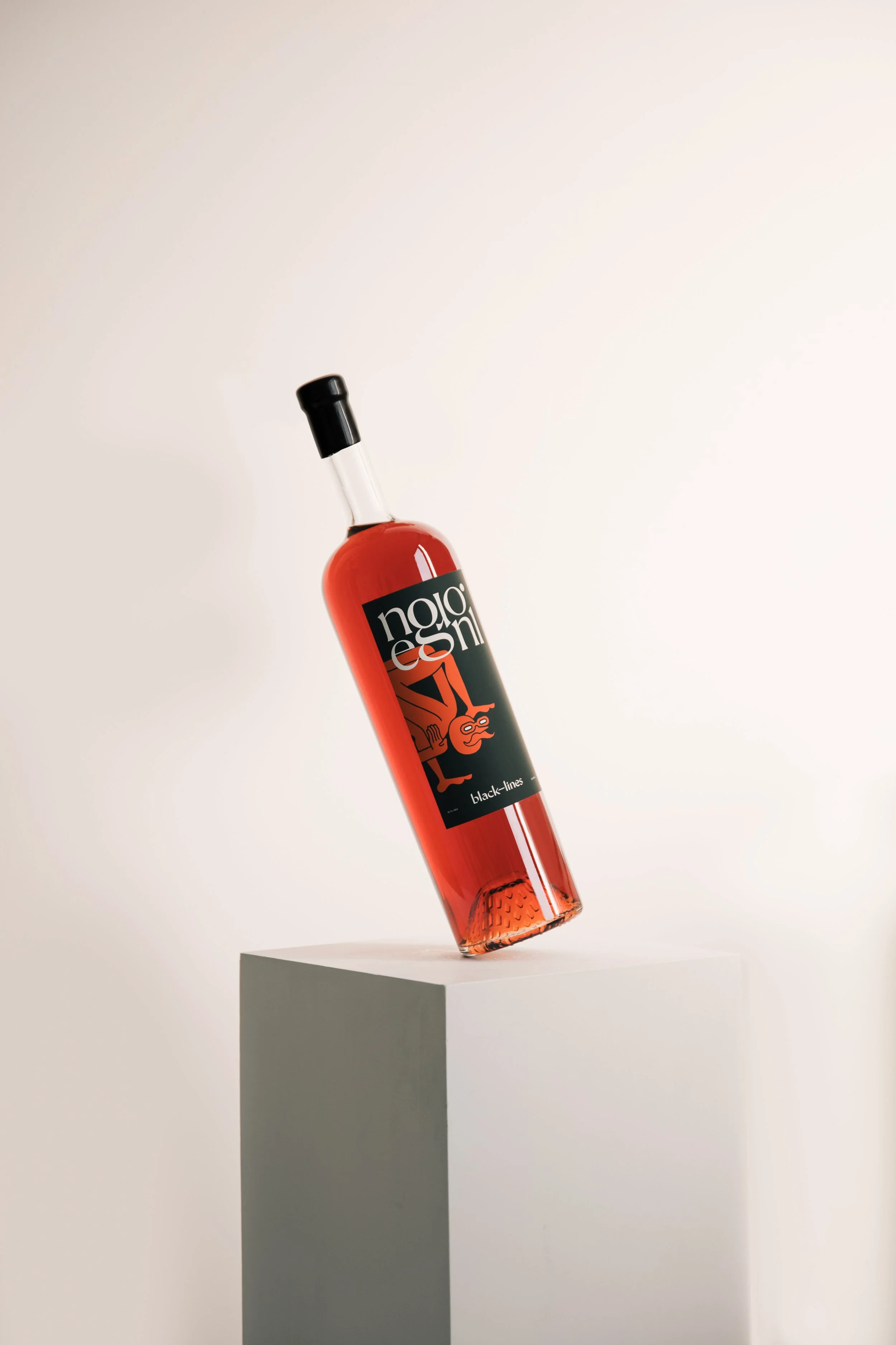 BL- lack Lines Cocktails NEGJERO