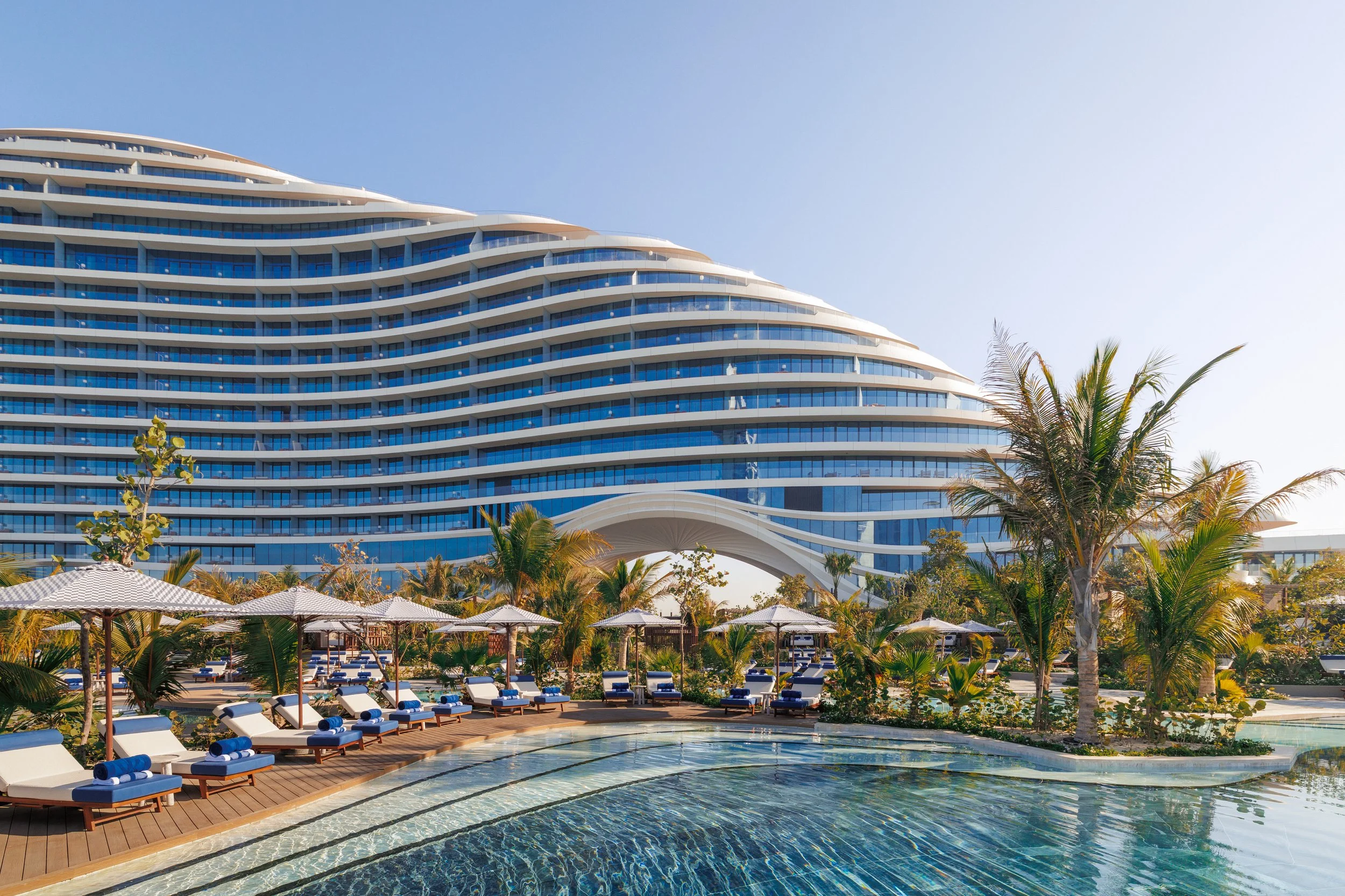 Jumeirah Marsa Al Arab Dubai hotel architecture_Resort Pool_