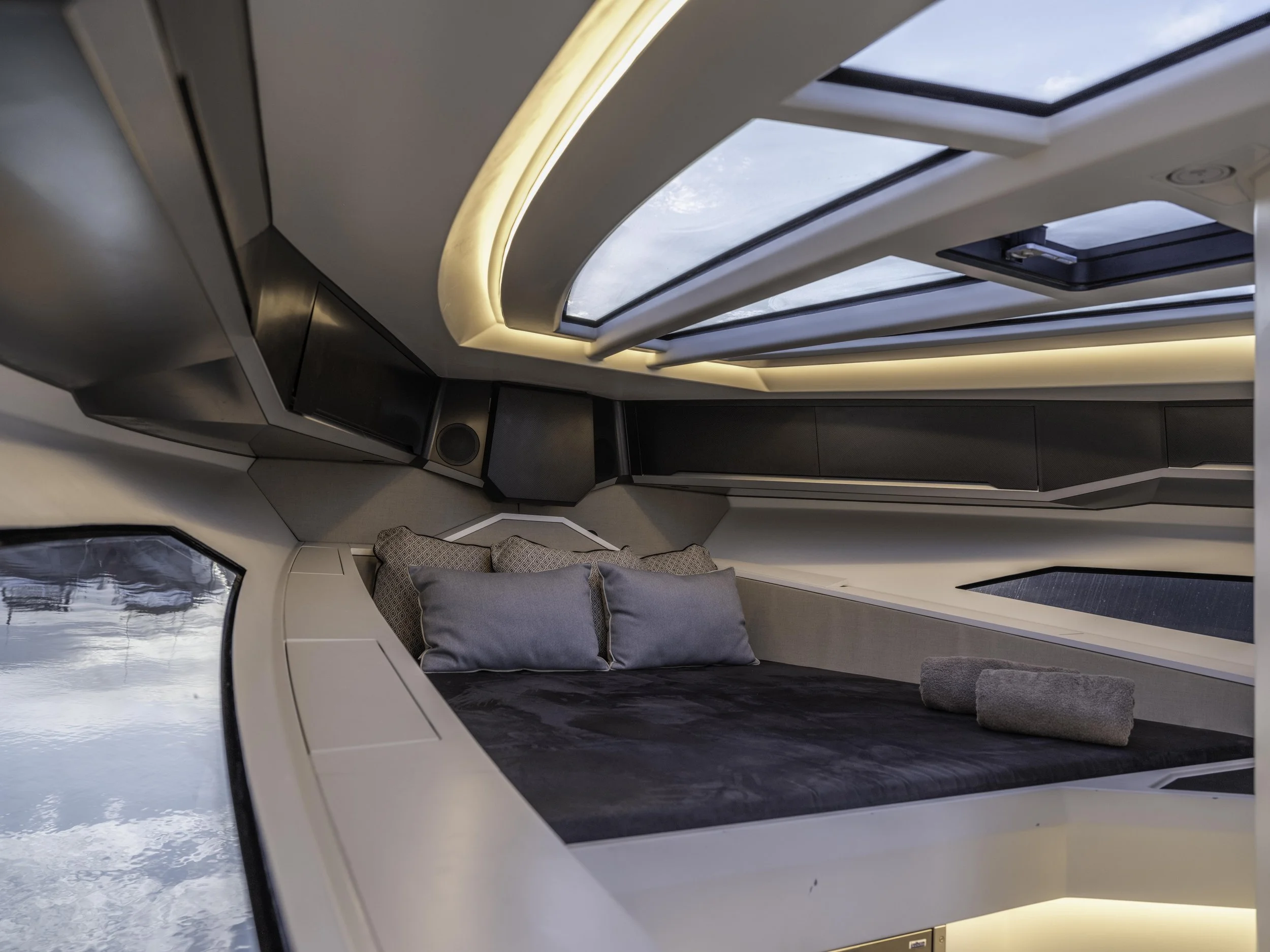 SAY 52 carbon fibre boat seating area