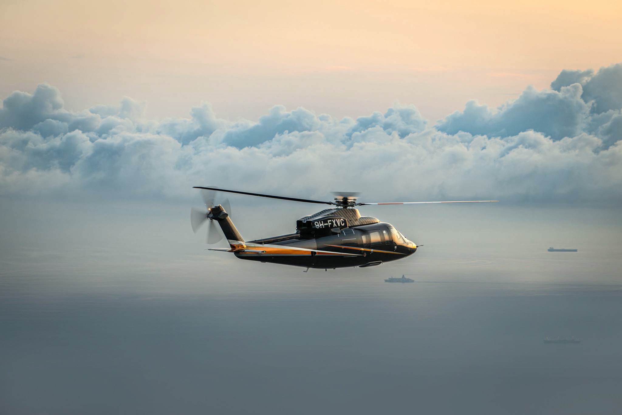 Flexjet S-76 helicopter_flying_Italy