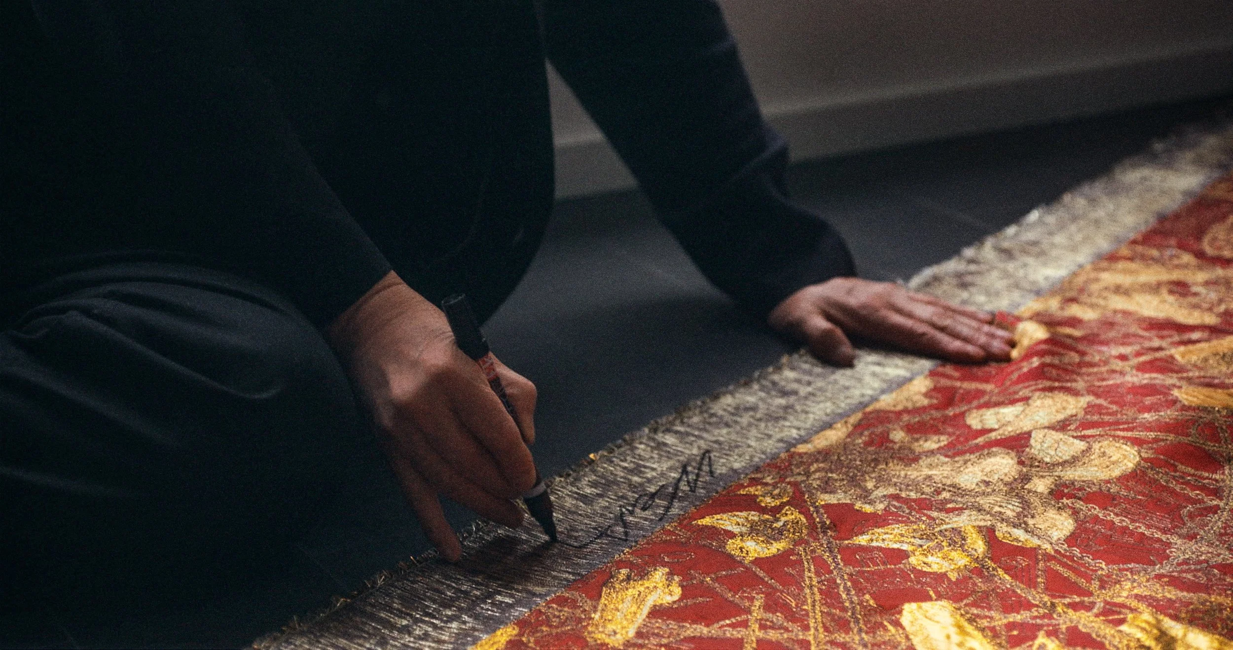 Selvedge_signed_by artist_Aiweiwei, Felipe Sanguinetti