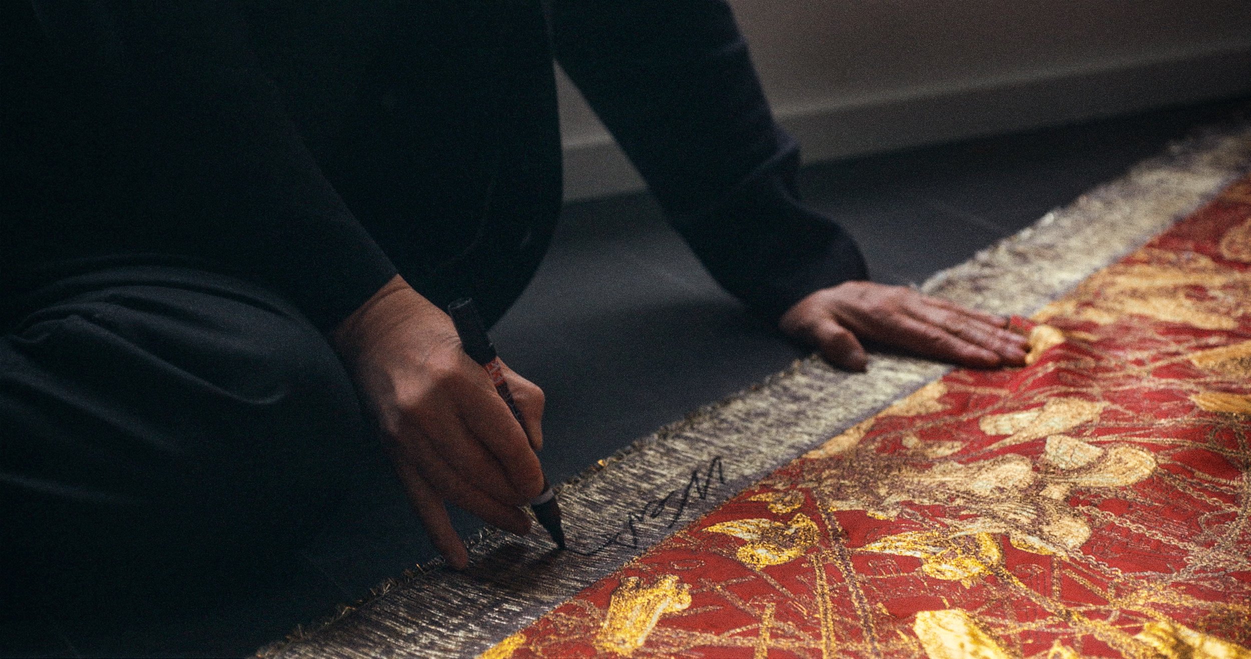 Selvedge_signed_by artist_Aiweiwei, Felipe Sanguinetti