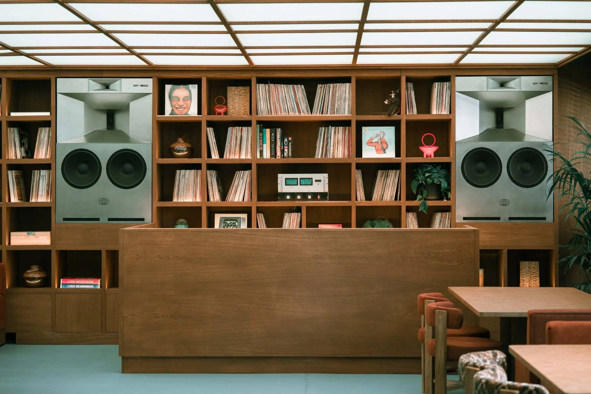 Mogo listening Bar in Milan