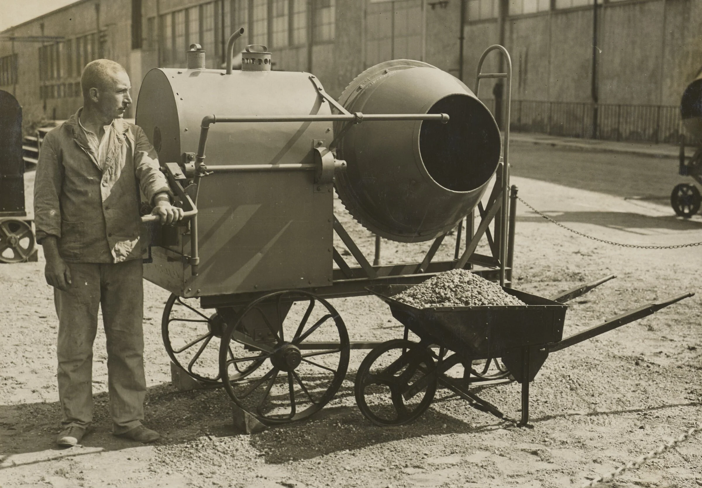he transportable concrete mixer the Bauhaus helped engineer for the Torten housing scheme, c.1926
