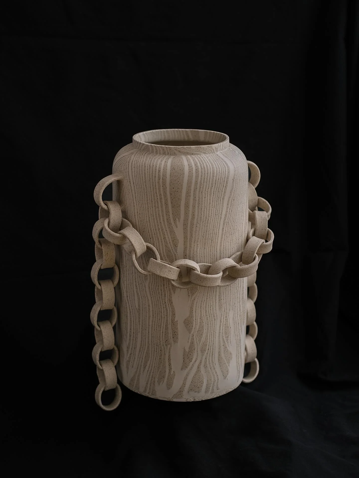 This baddie got sooo much attention from me in the last months I swear she got annoyed and started chanting Obsessed lyrics during the photoshoot 😂 

But in all honesty, how could I not be obsessed?? I worked on her for about 60 hours, built her a w