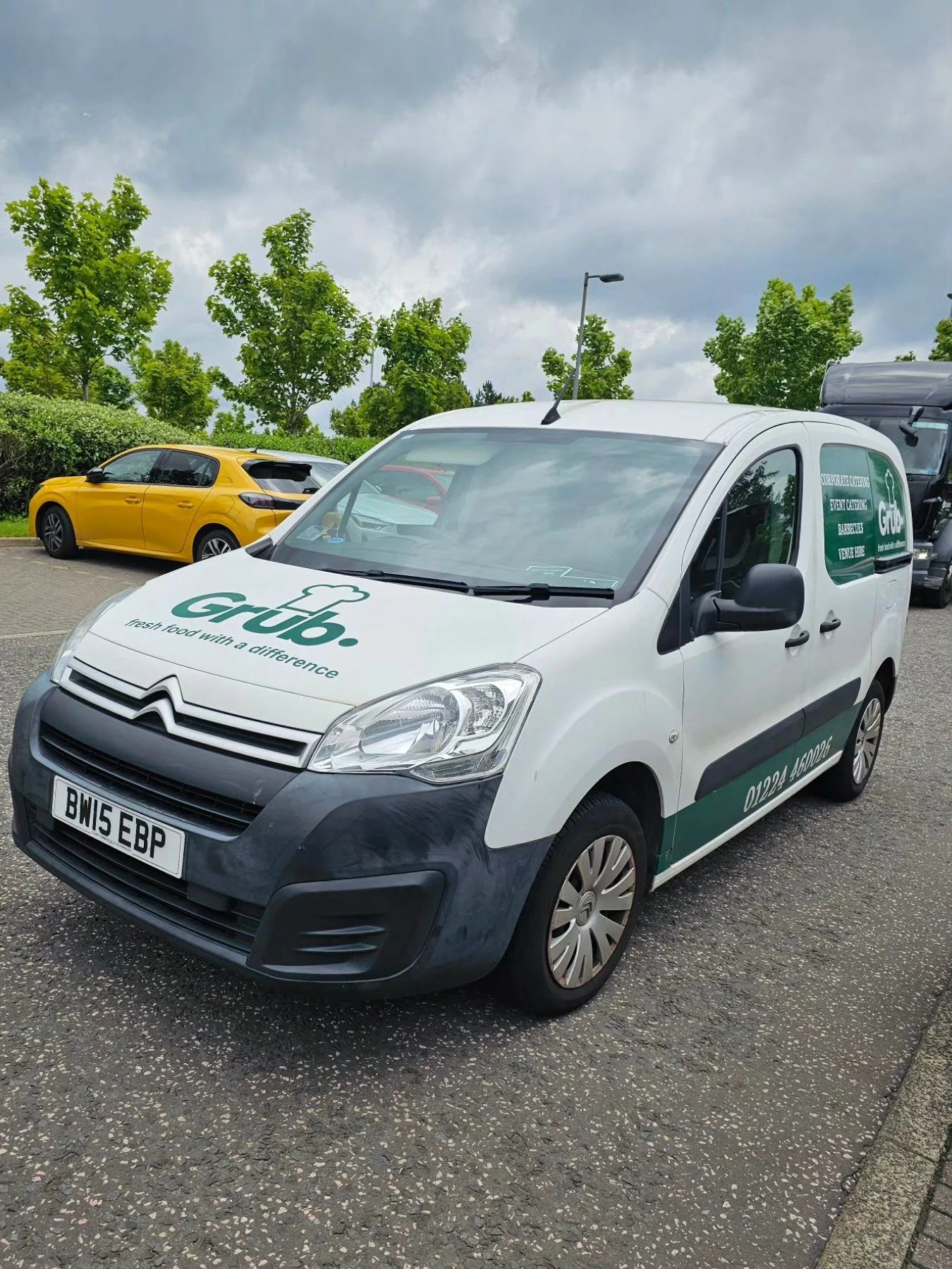 Grub Fresh Food delivery van for catering in Aberdeen