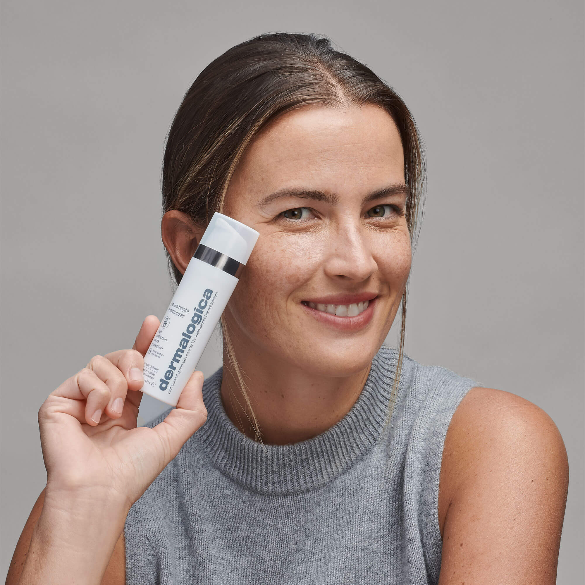 powerbright-moisturizer-spf-pdp-woman.png
