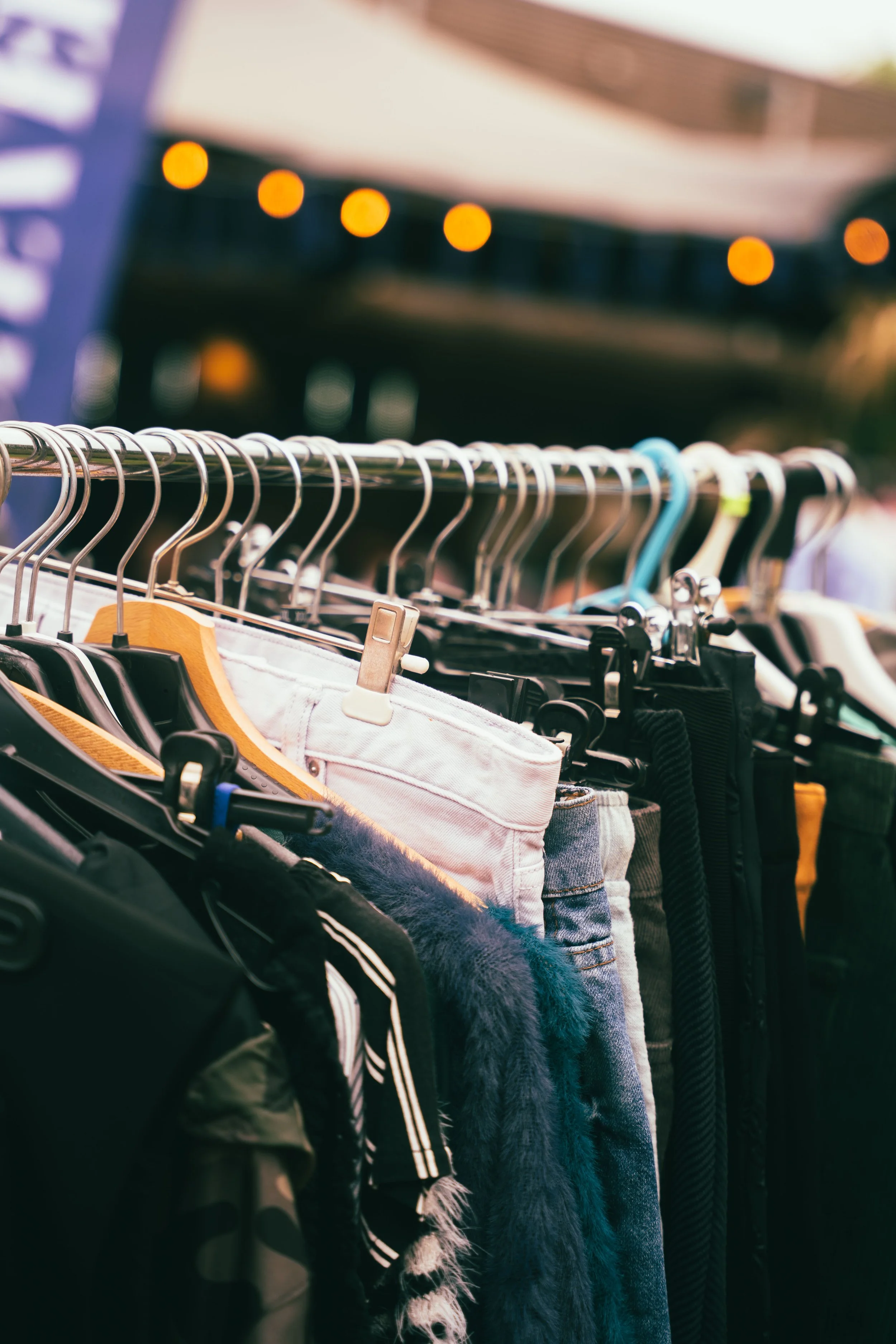 VEELTEVEEL CLOSET SALE GENT (c) TONE VERSWIJVEL-1-57.jpg