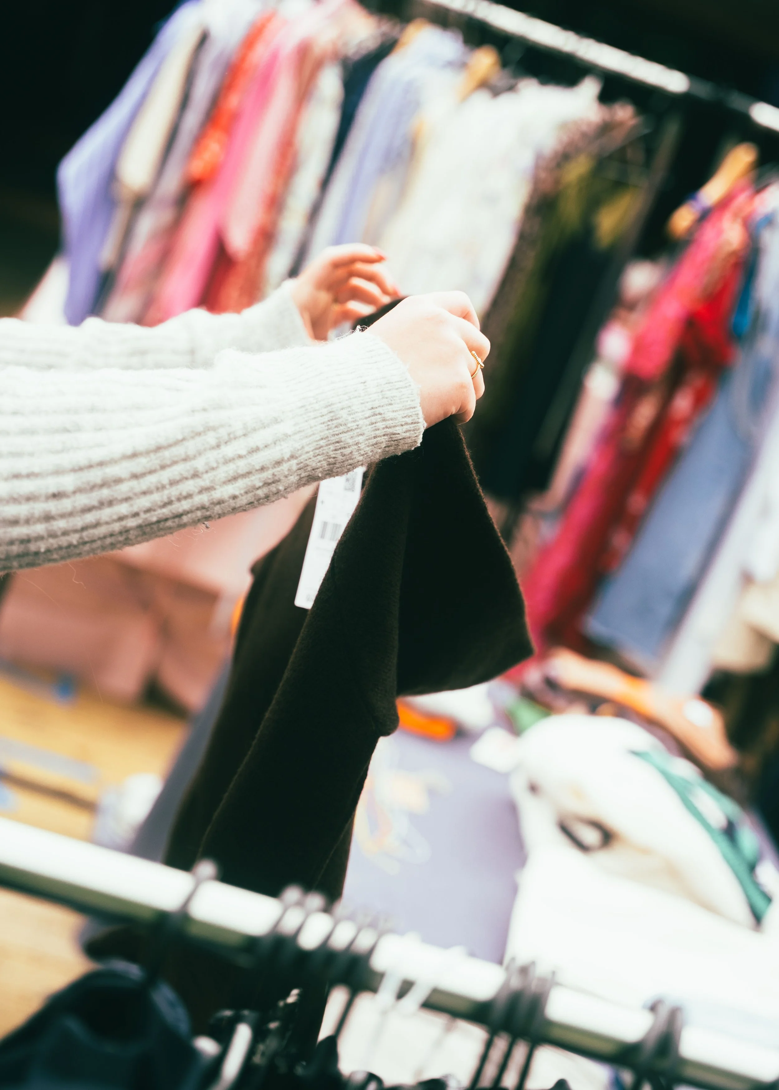 VEELTEVEEL CLOSET SALE GENT (c) TONE VERSWIJVEL-1-80.jpg