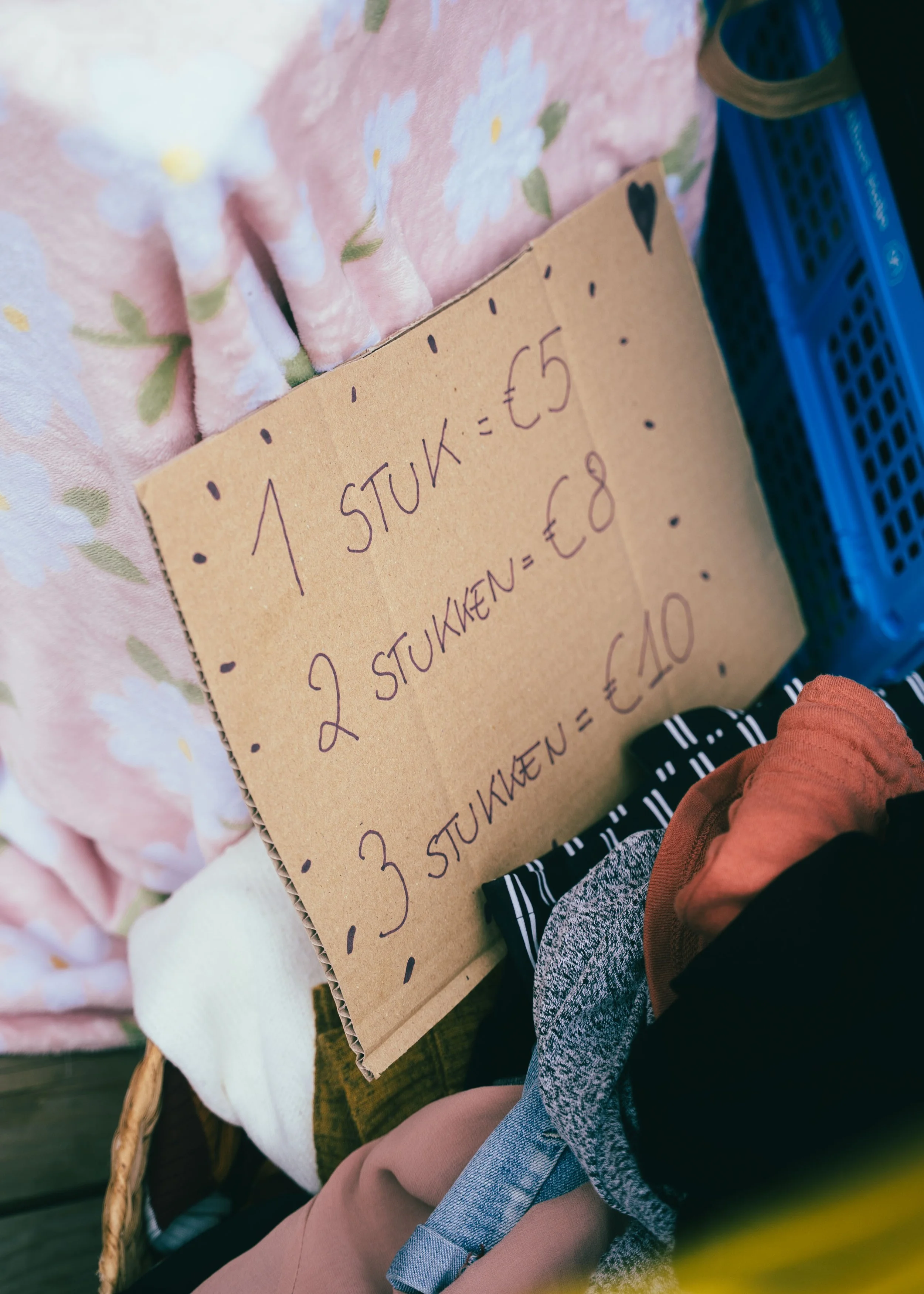 VEELTEVEEL CLOSET SALE GENT (c) TONE VERSWIJVEL-1-112.jpg