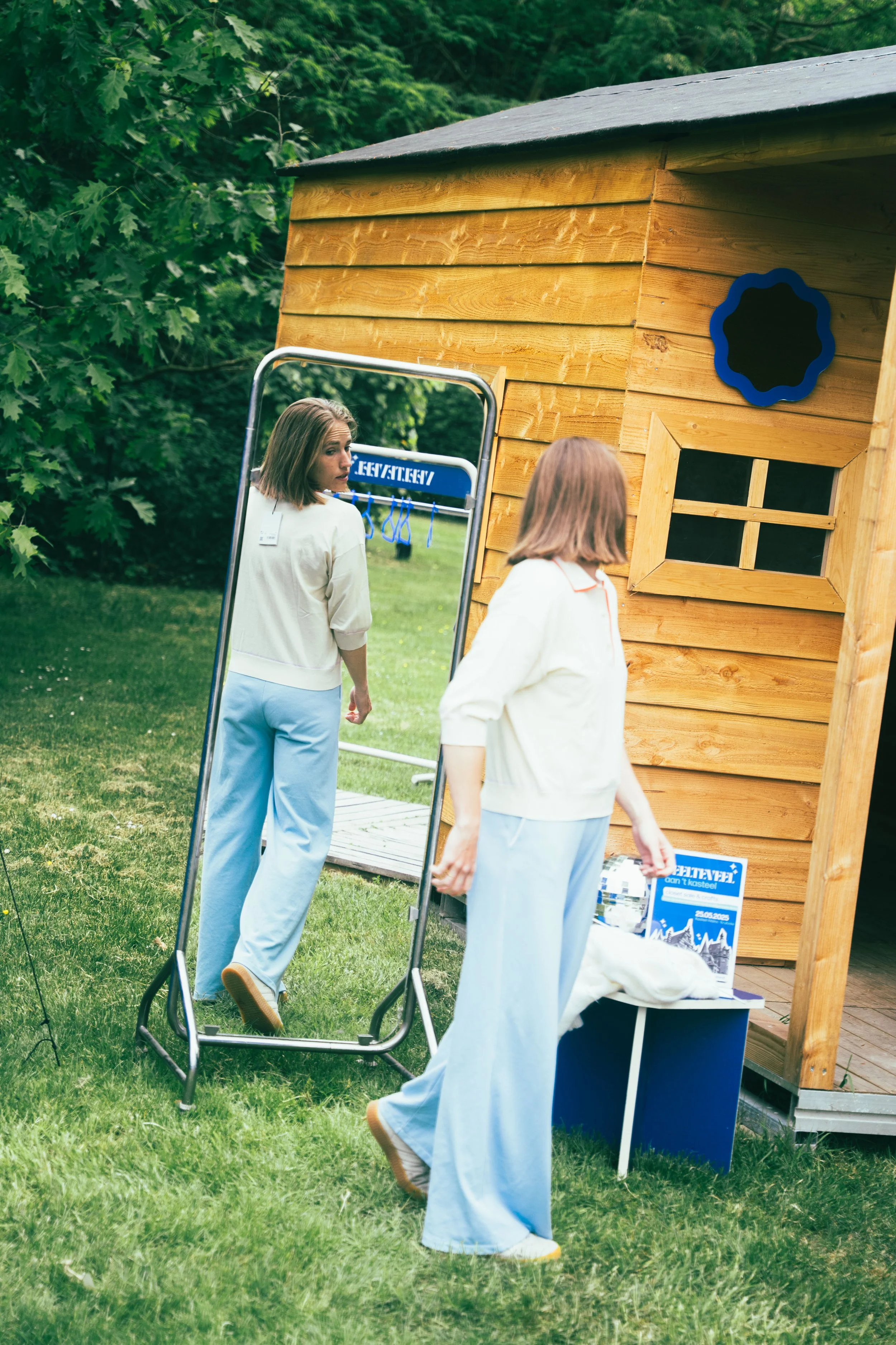 VEELTEVEEL CLOSET SALE GENT (c) TONE VERSWIJVEL-1-14.jpg