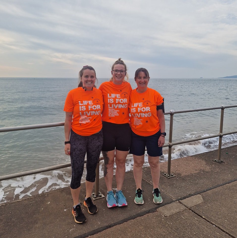 Check out our new tops!! 🏃&zwj;♀️

Thank-you so much to @central_embroidery for our amazing new look, we love them! 

Well done to those who did Teignmouth Promenade parkrun  this morning and show others what work we are doing with vulnerable young 