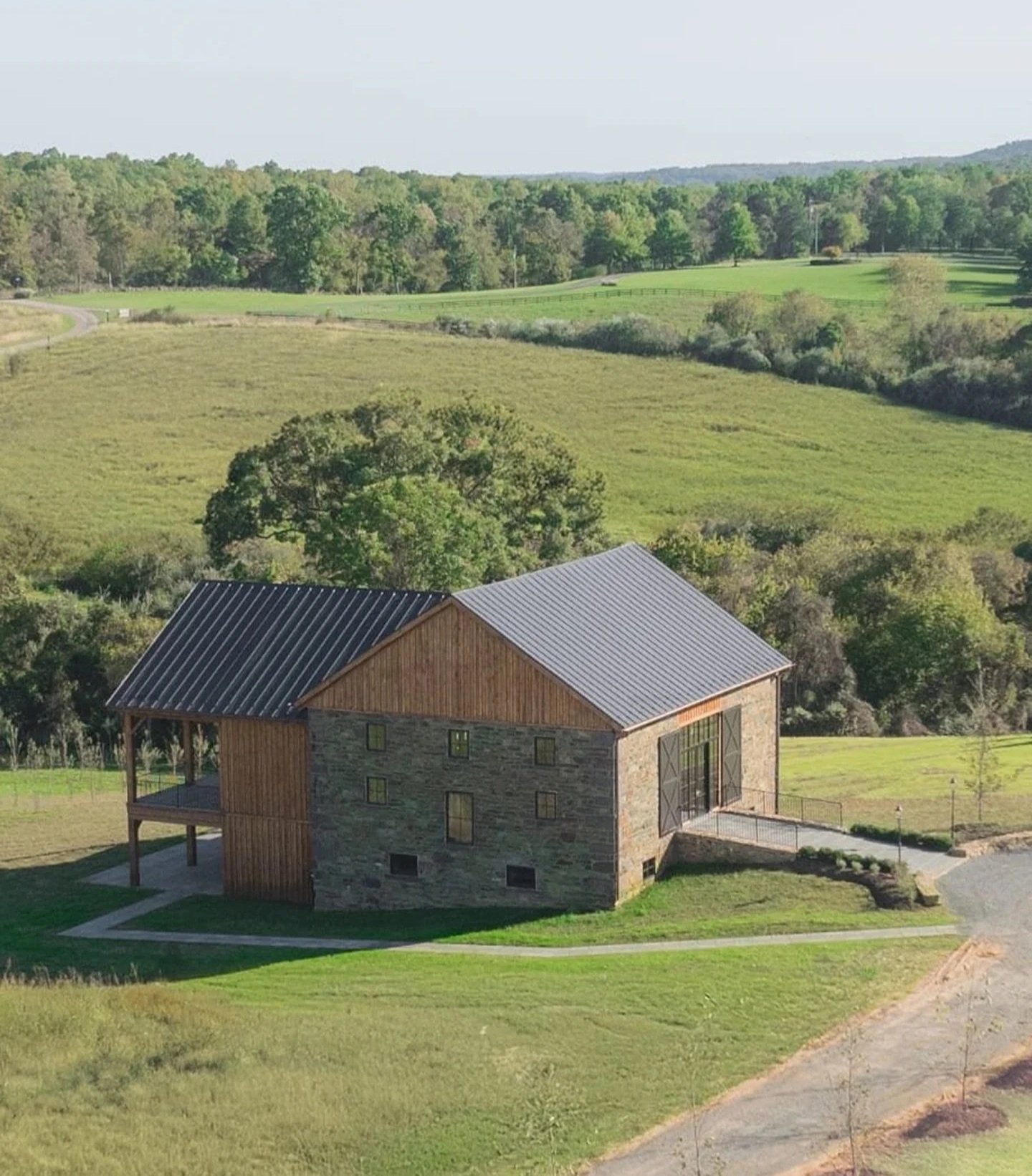 stone barn event venue loudoun county countryside