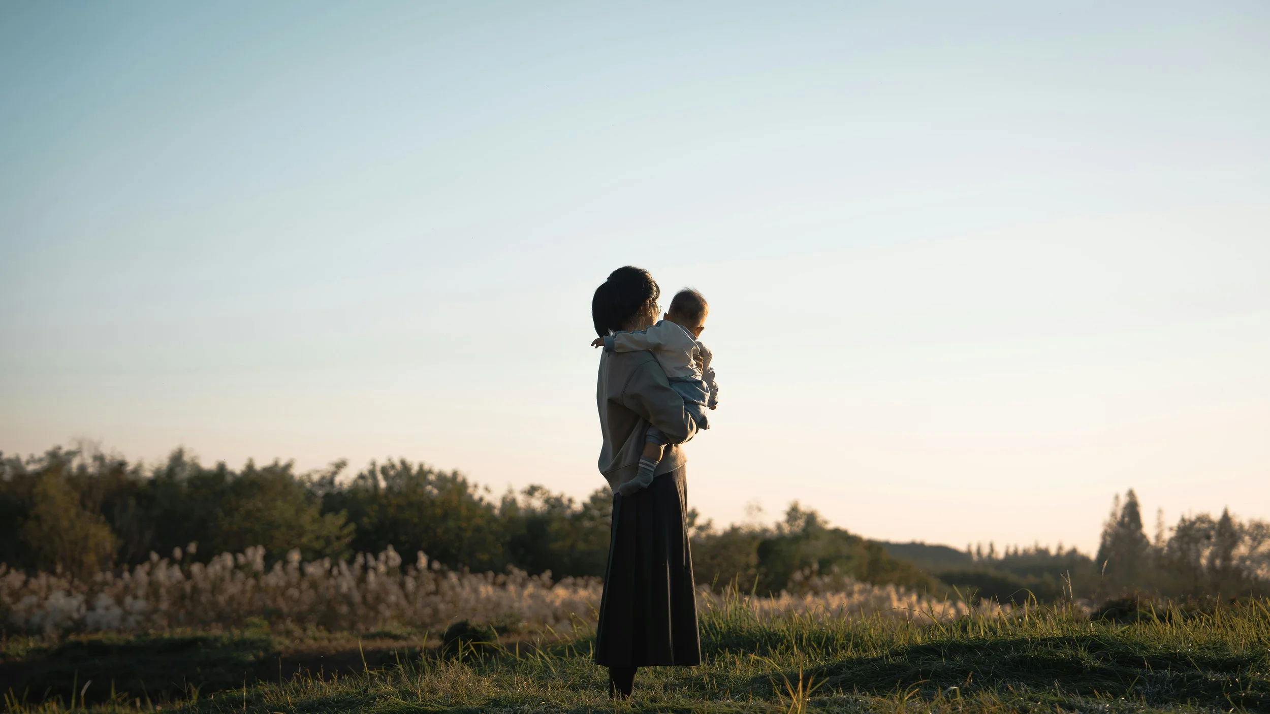 Two Mothers, Two Distinct Pregnancy Journeys