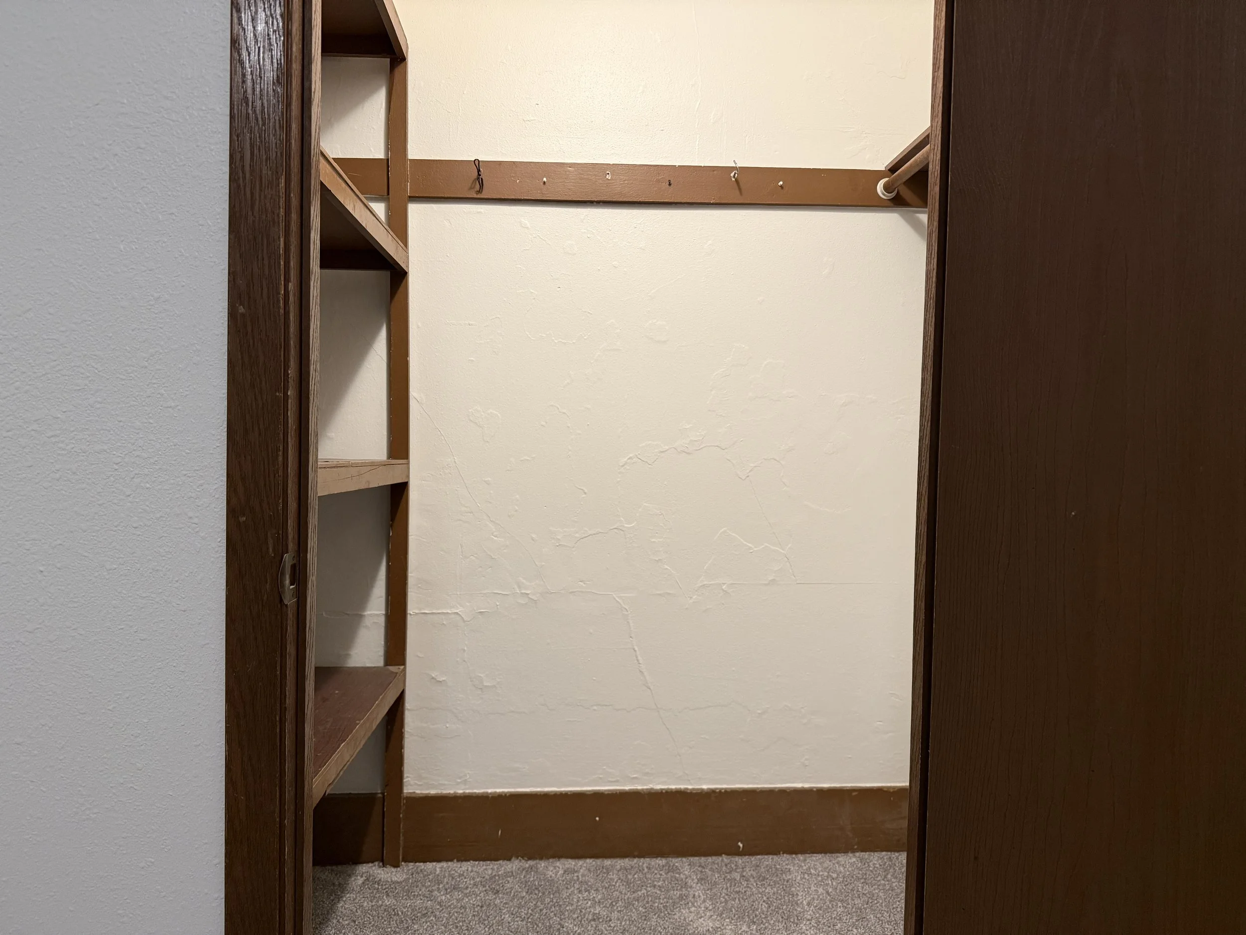 Bedroom 2 Walk-in-Closet