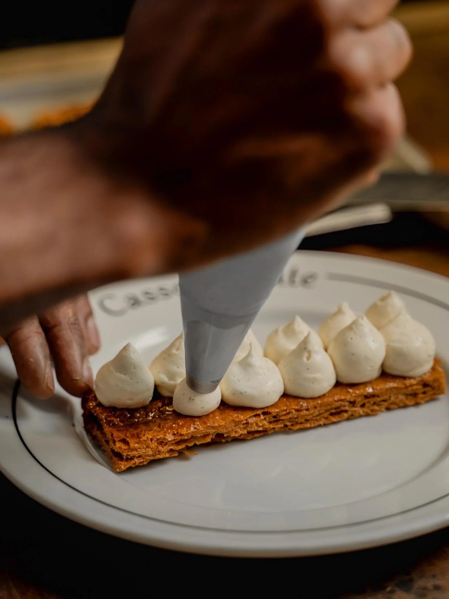 Creating our Vanilla Mille-Feuille 🍦🍦🍦

#millefeuille #vanilla #londonrestaurant #frenchfood #cassecroute