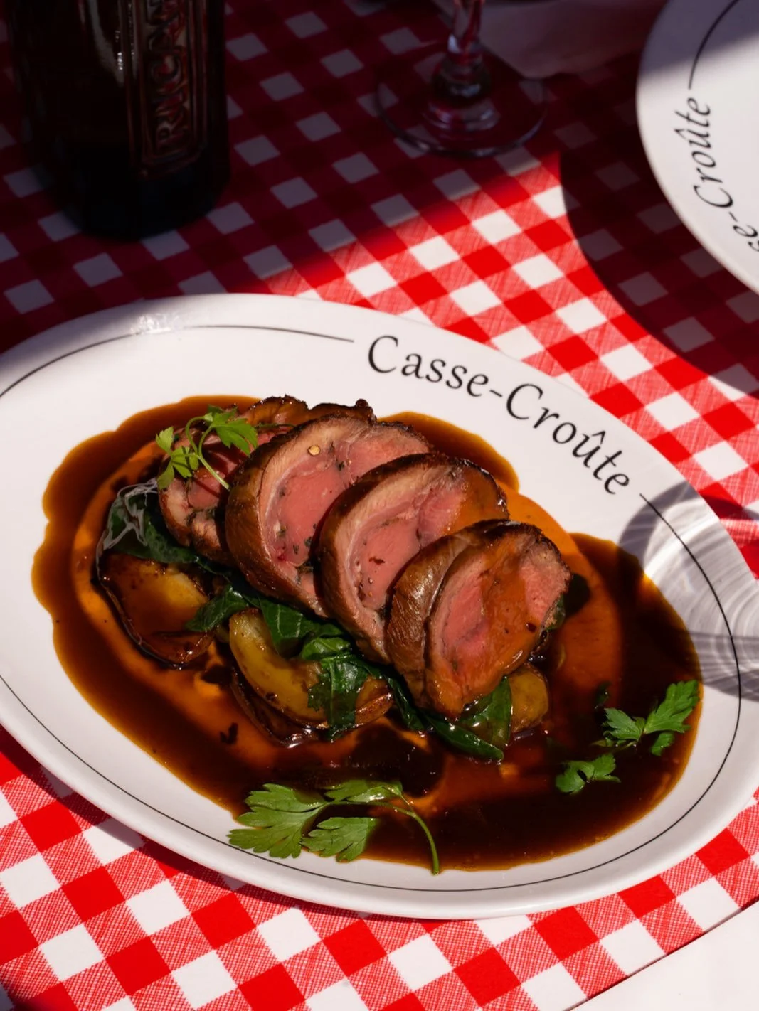 Selle d&rsquo;agneau, pdt aux olives. ✨🫒☀️

#cassecroute #bermondsey #frenchfood #frenchrestaurant #londonrestaurants