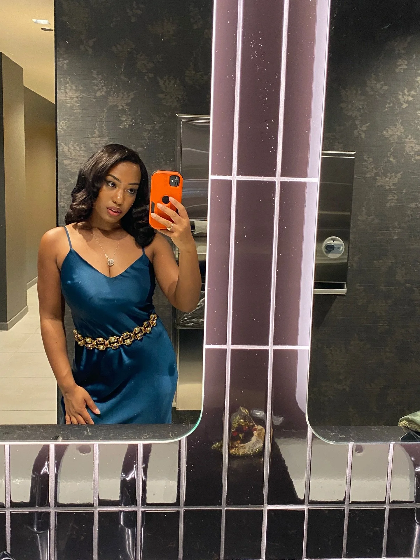 Come see me Thursday and Friday at Struggle Beard Bakery for the Hyde Park Art Walk! 🦋