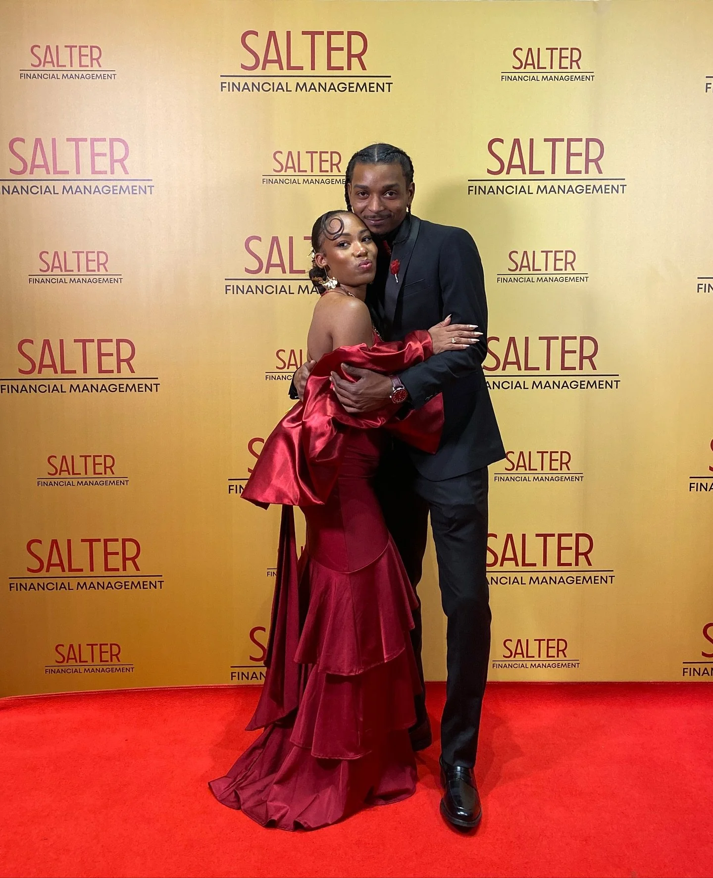 Ahh thanks so much to my family and loved ones who came to support me at the Golden Fellowship Dinner! I love you all sooooooo much and wouldn&rsquo;t be where I am without your support!! 🫶🏽🫶🏽🫶🏽❤️❤️