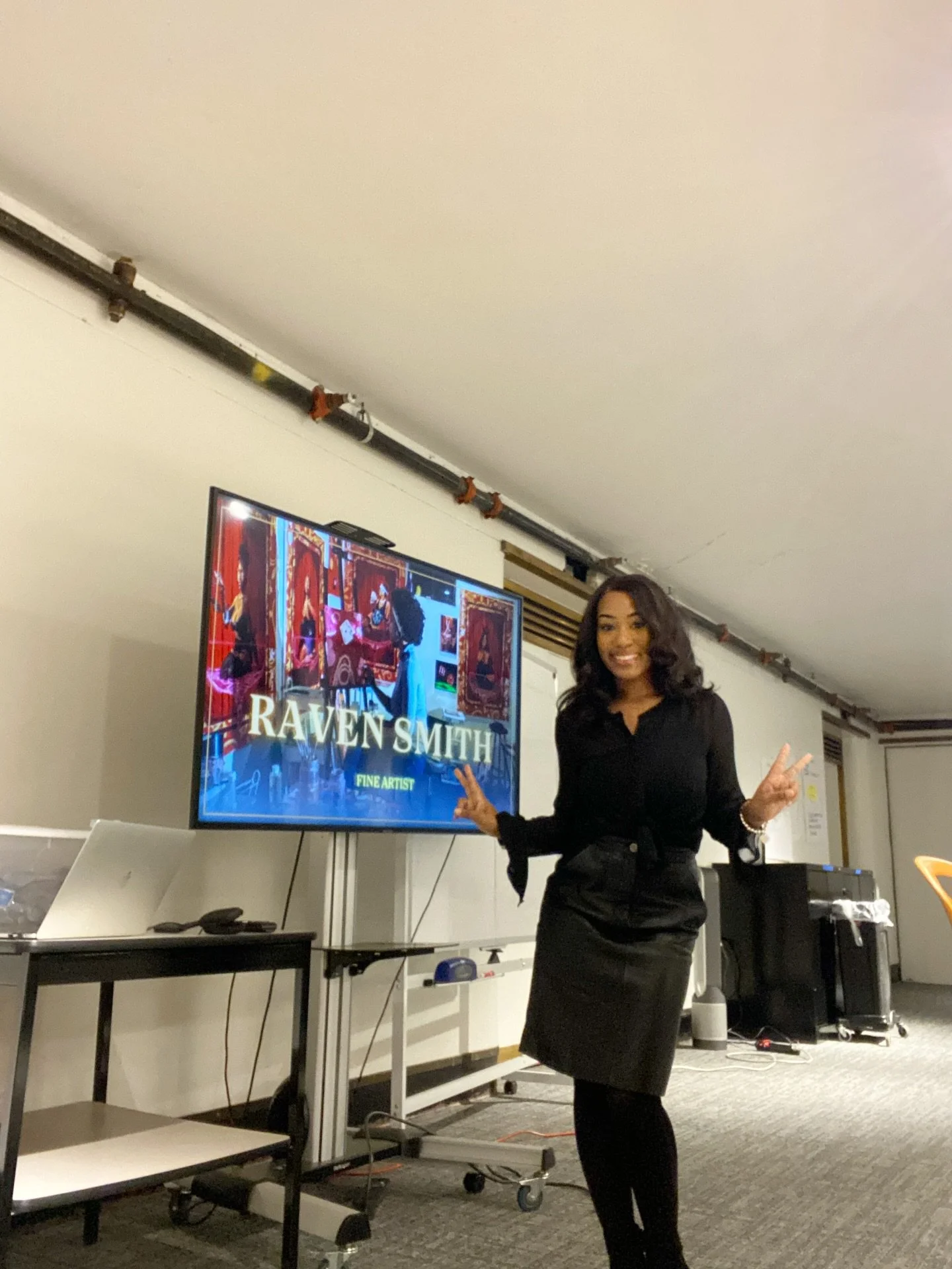 Trying to not let imposter syndrome kick in this year but man how I be shocked that organizations bring me on board to share my journey as an artist! I&rsquo;m so happy to have gotten the opportunity to host a Jr. Art Cafe for the @msichicago Griffen