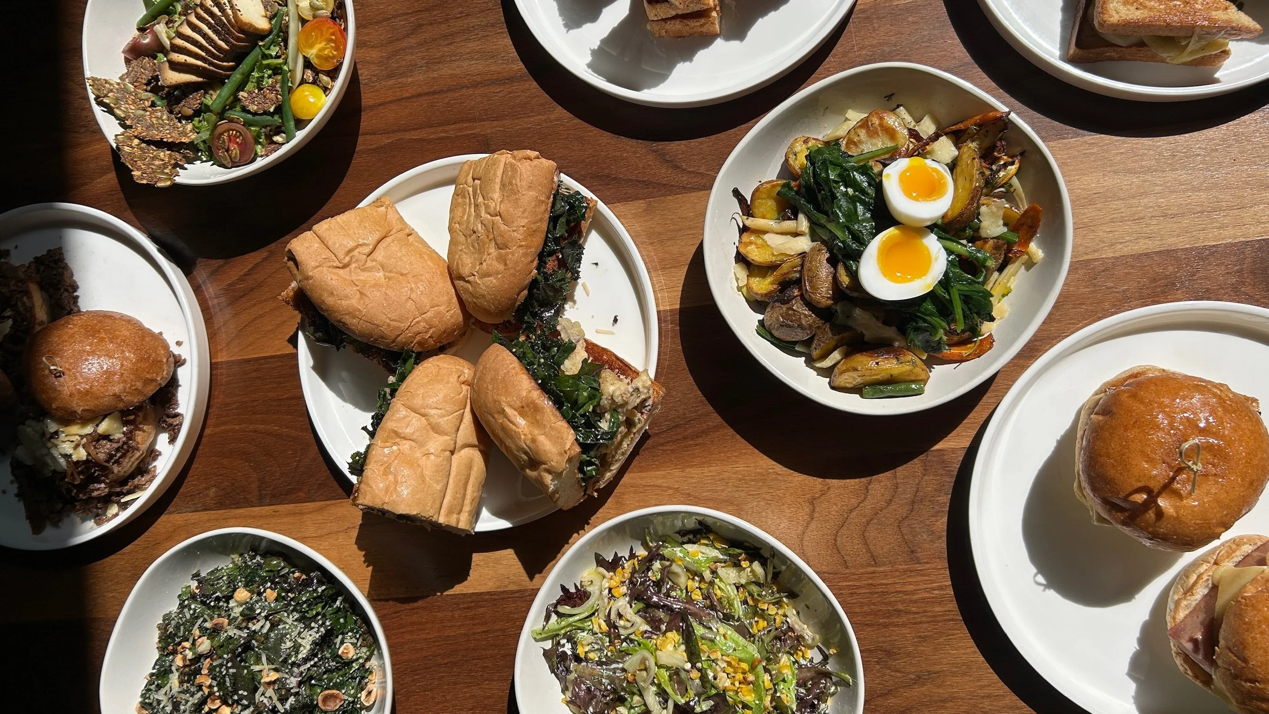 table scape of delicious farm to table food for lunch catering in grand rapids michigan