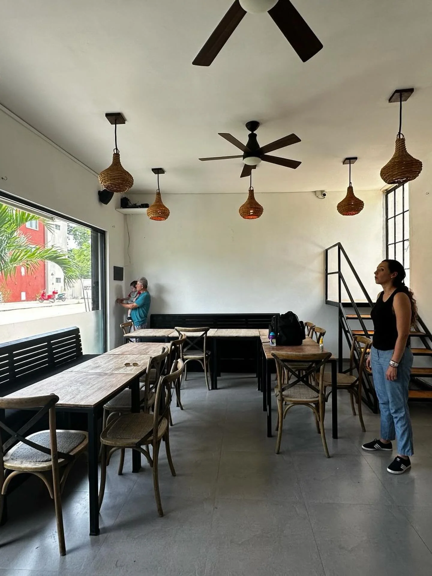 Fue nuestro aniversario, y queremos agradecerle a toda la gente que nos ha ayudado, a la que se ha ido, y a la que se ha quedado. 

Quetzal tiene toda nuestra esencia, sudor y l&aacute;grimas&hellip; tratamos de ofrecer lo mejor haciendo todo desde c