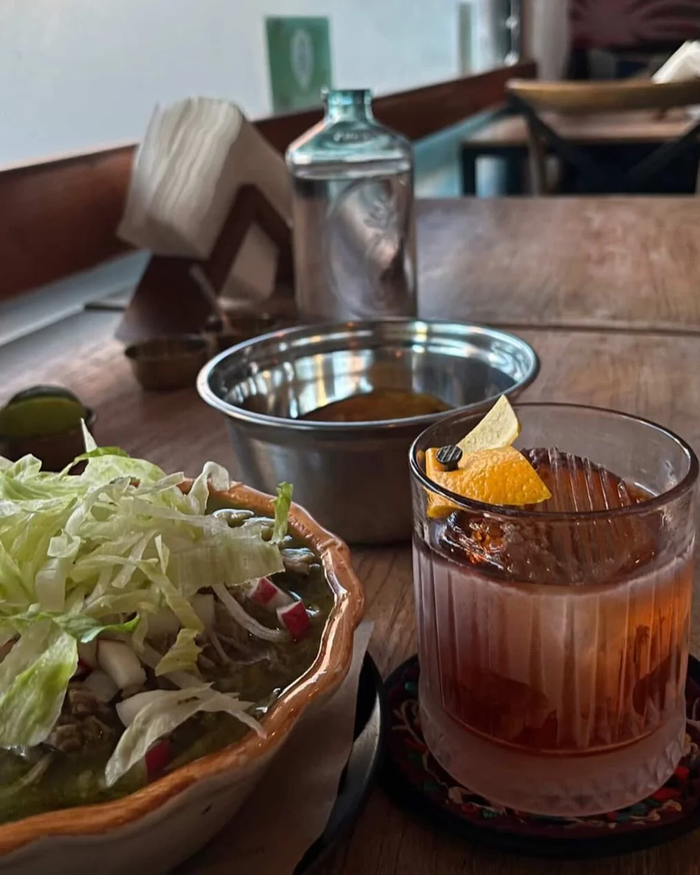 Pozole Y boulevardier! 🌽🥃🧊

Ven por tu Boulevardier de $100 &hellip; Tenemos Happy Hour de 5-8pm!!!

📸 @andy_umr