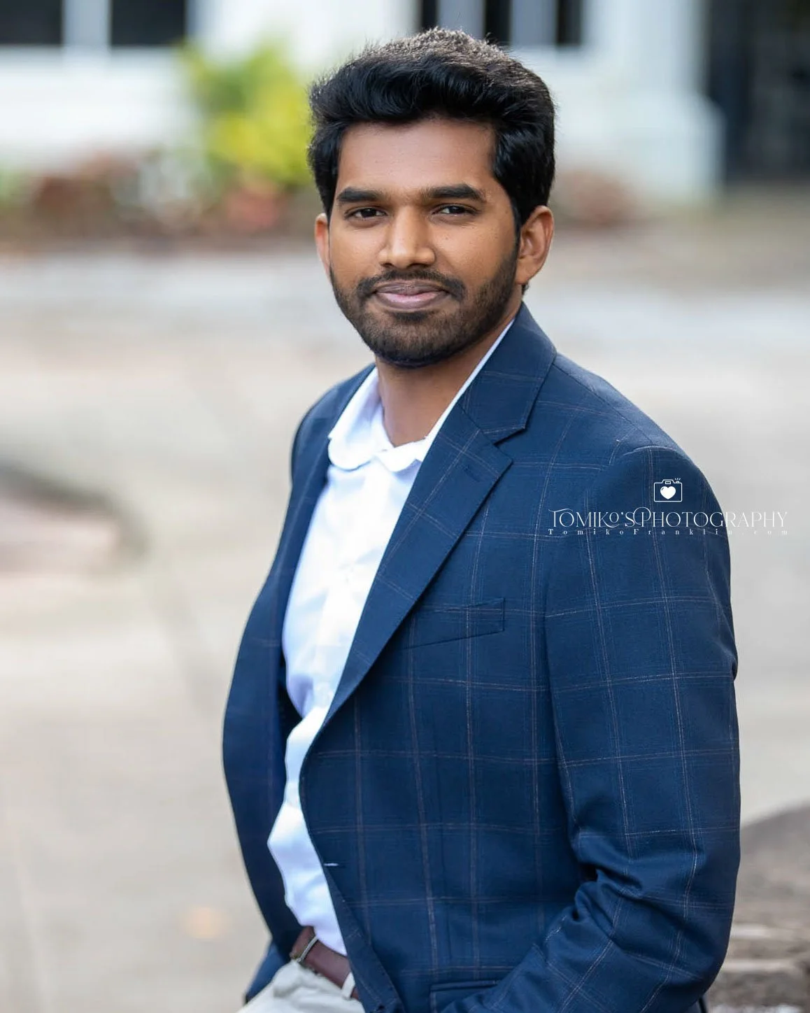 Professional dating headshot of man in park